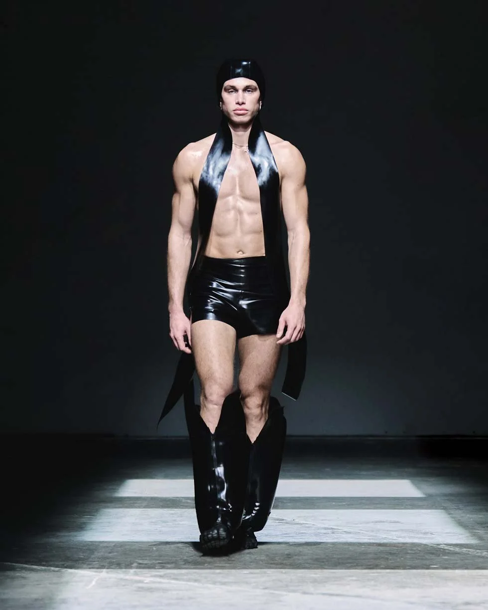 HARRI RUNWAY PC - Alexis White 06.jpg