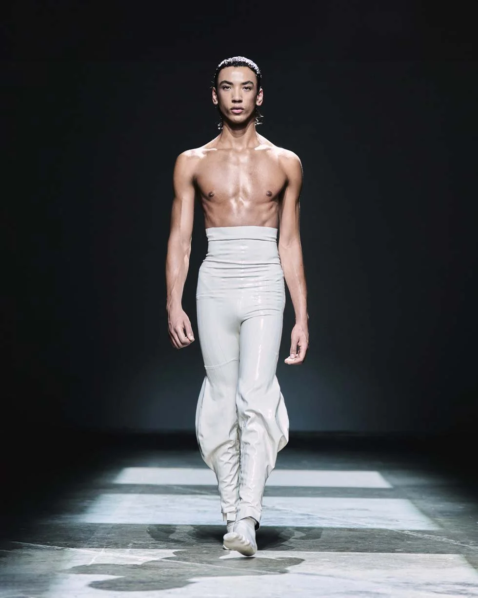 HARRI RUNWAY PC - Alexis White 17.jpg