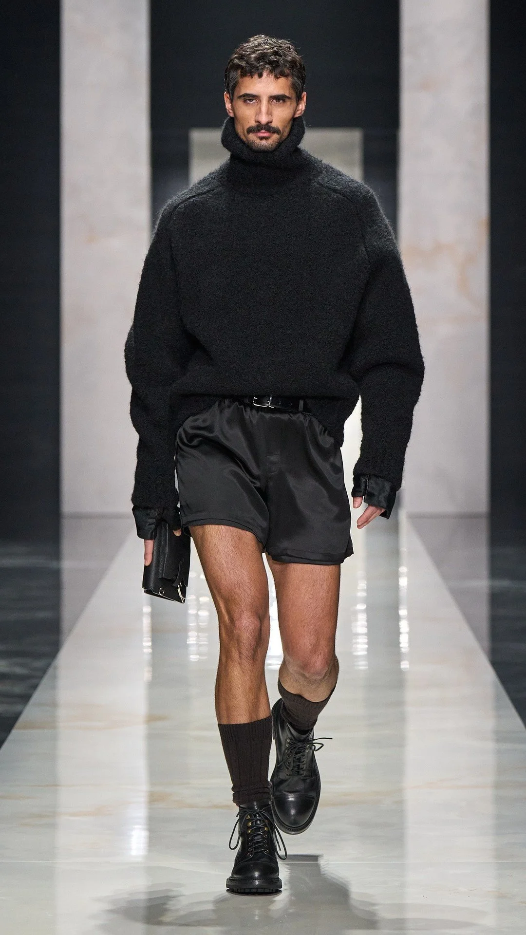 dolce-and-gabbana-men-fall-winter-26-fashion-show-look-03.jpg
