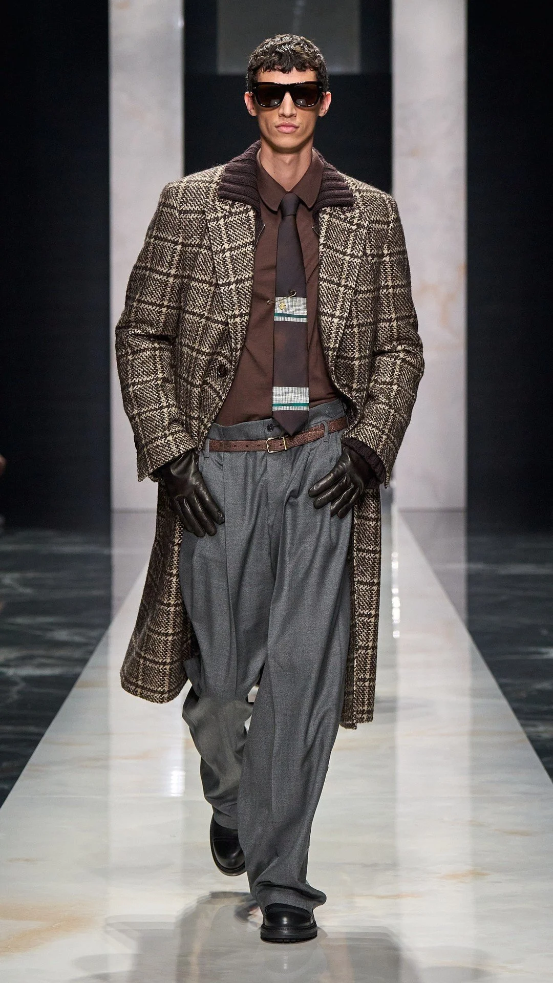 dolce-and-gabbana-men-fall-winter-26-fashion-show-look-38.jpg