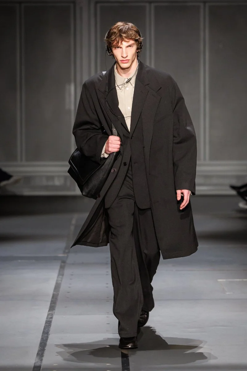Etudes-Studio_FW26_runway_press_look01.jpg