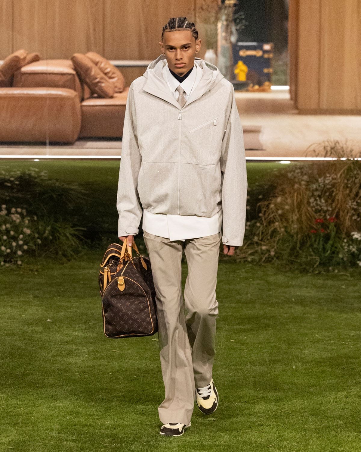 Louis-Vuitton-Fall-2026-2027-Paris-Runway-Magazine-2.jpg