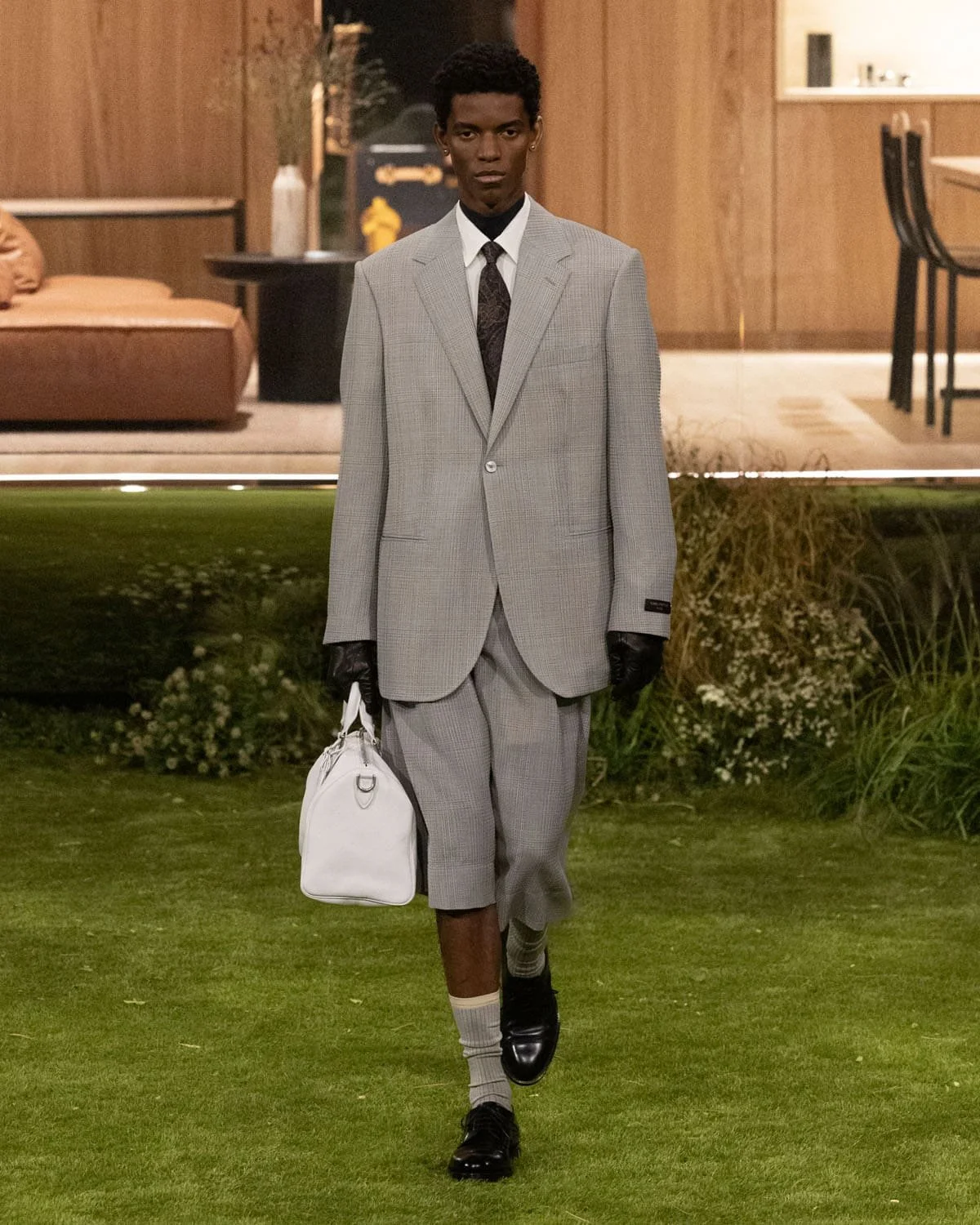 Louis-Vuitton-Fall-2026-2027-Paris-Runway-Magazine-11.jpg