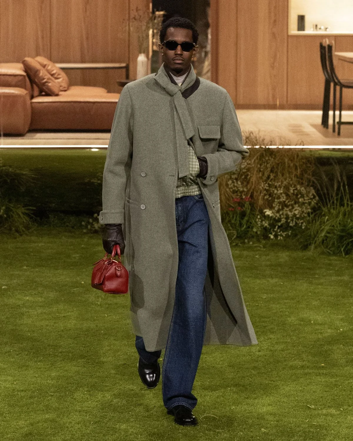 Louis-Vuitton-Fall-2026-2027-Paris-Runway-Magazine-26.jpg