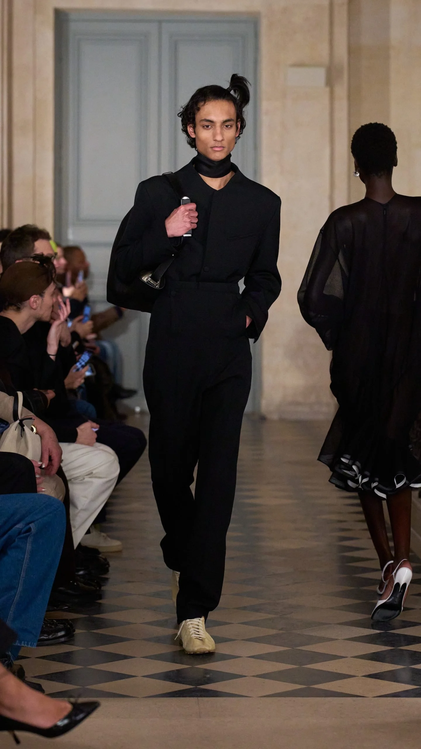 JACQUEMUS-LE-PALMIER-916_-LOOK6-scaled.jpg