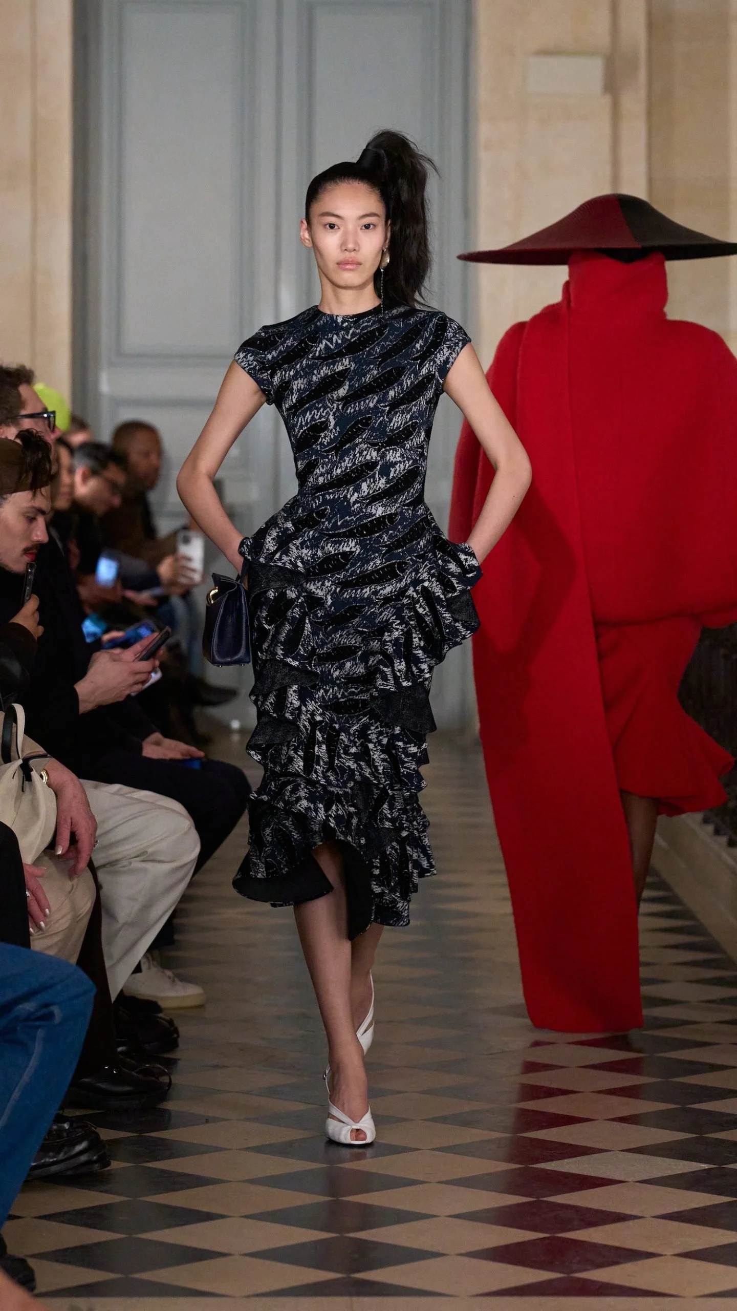 JACQUEMUS-LE-PALMIER-916_-LOOK22-scaled.jpg