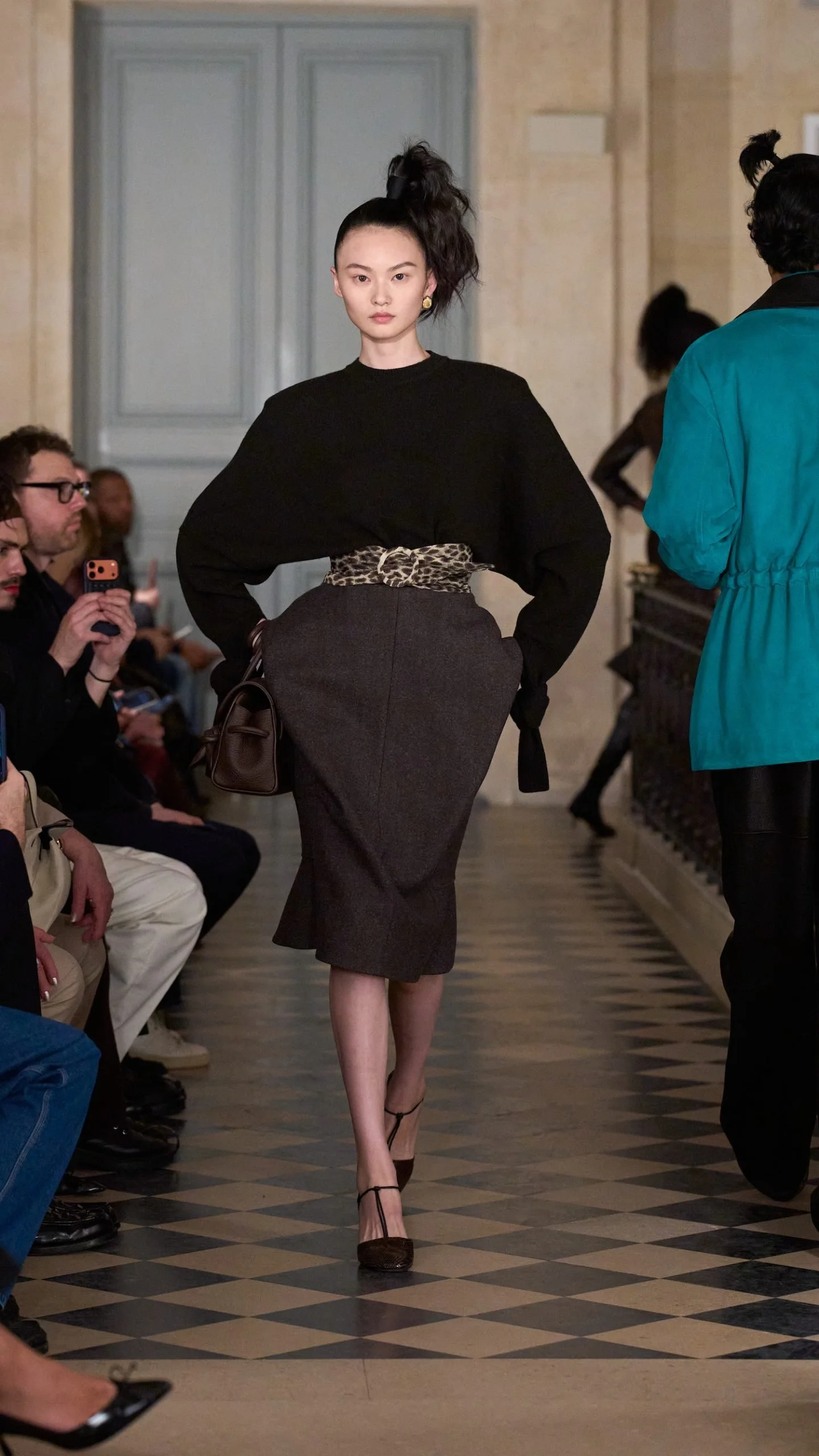 JACQUEMUS-LE-PALMIER-916_-LOOK31-scaled.jpg