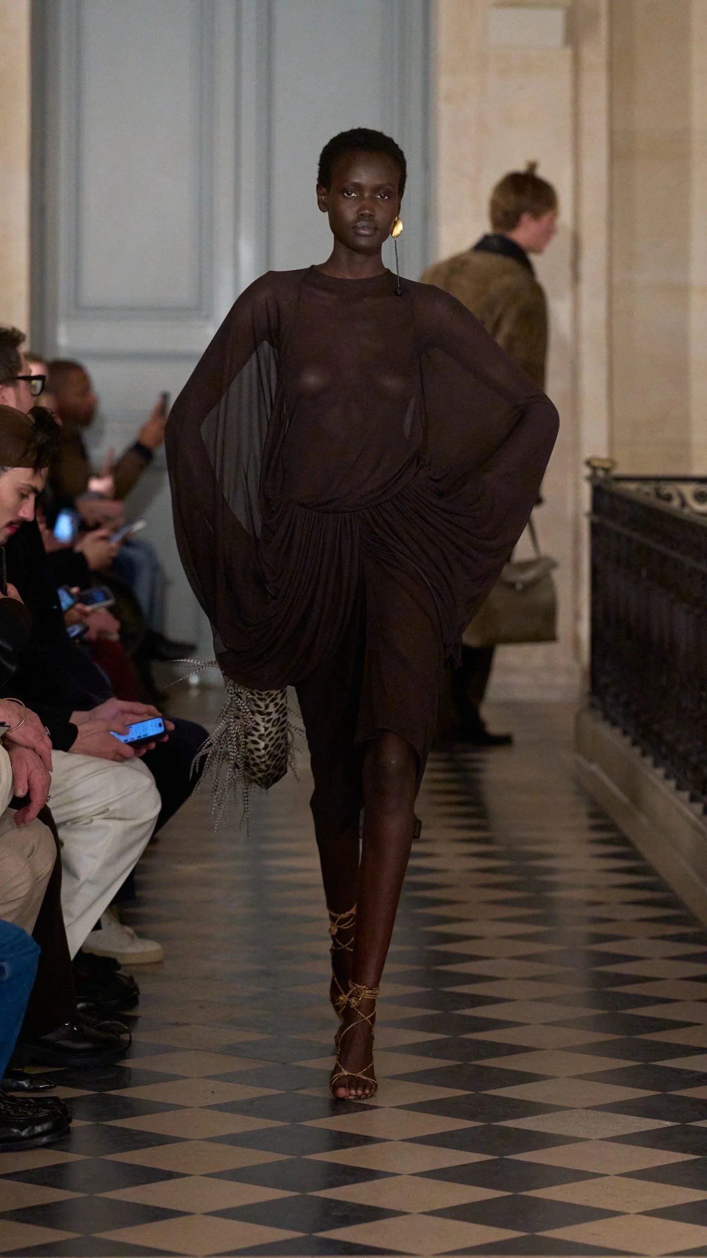 JACQUEMUS-LE-PALMIER-916_-LOOK32-scaled.jpg