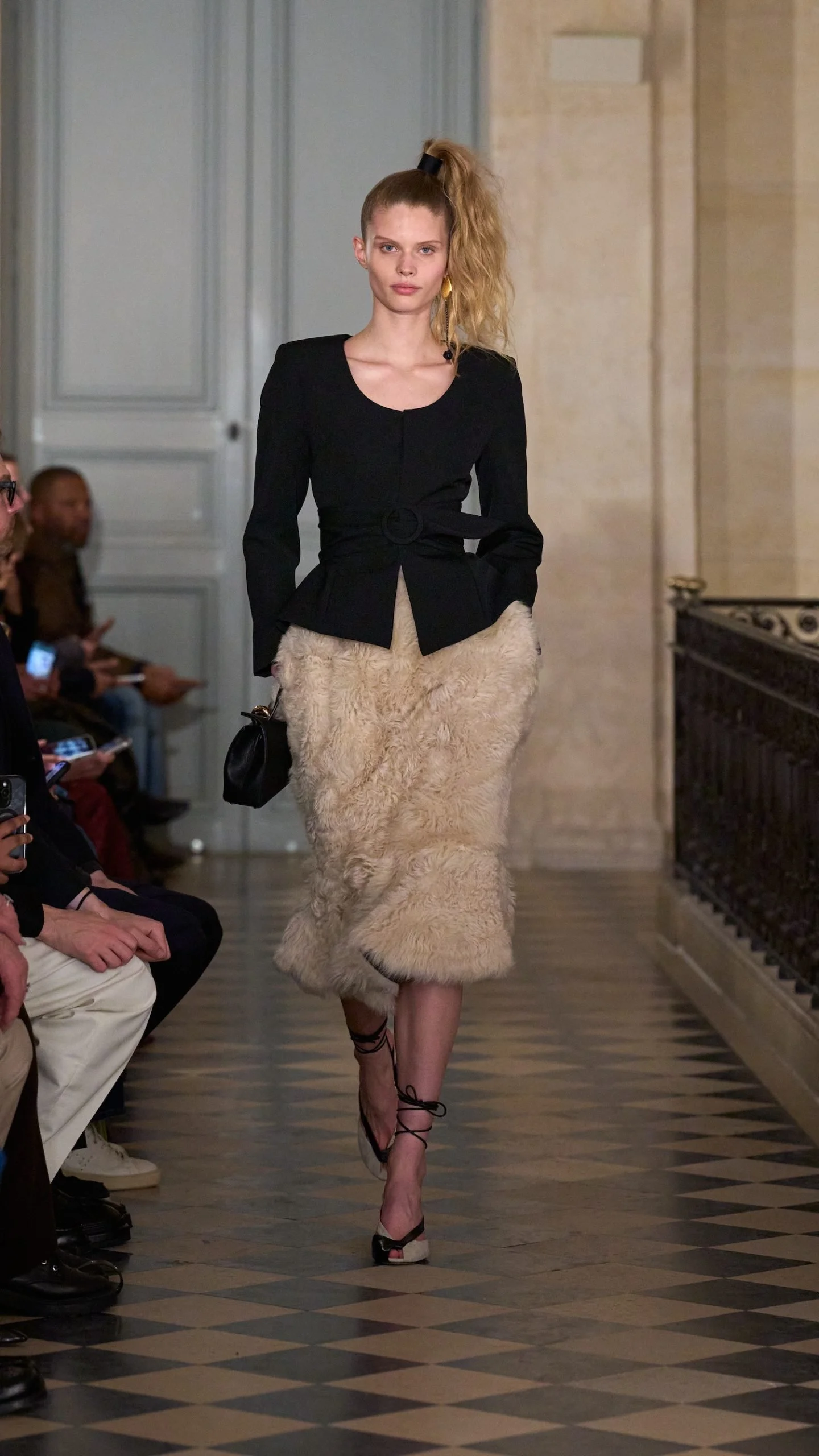 JACQUEMUS-LE-PALMIER-916_-LOOK39-scaled.jpg