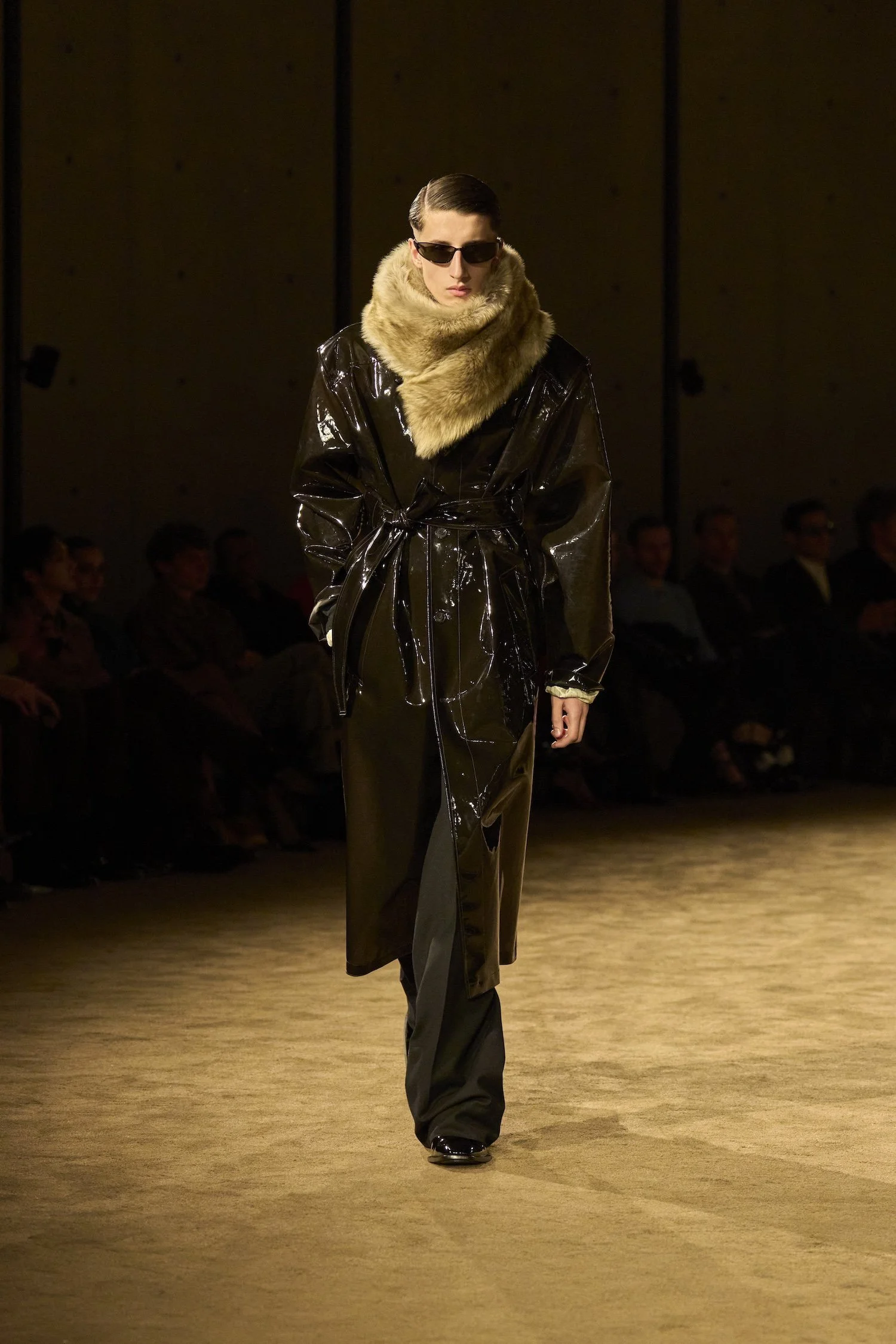 SAINT_LAURENT_FASHION_SHOW_MEN_WINTER26_RUNWAY_HR_33.jpg