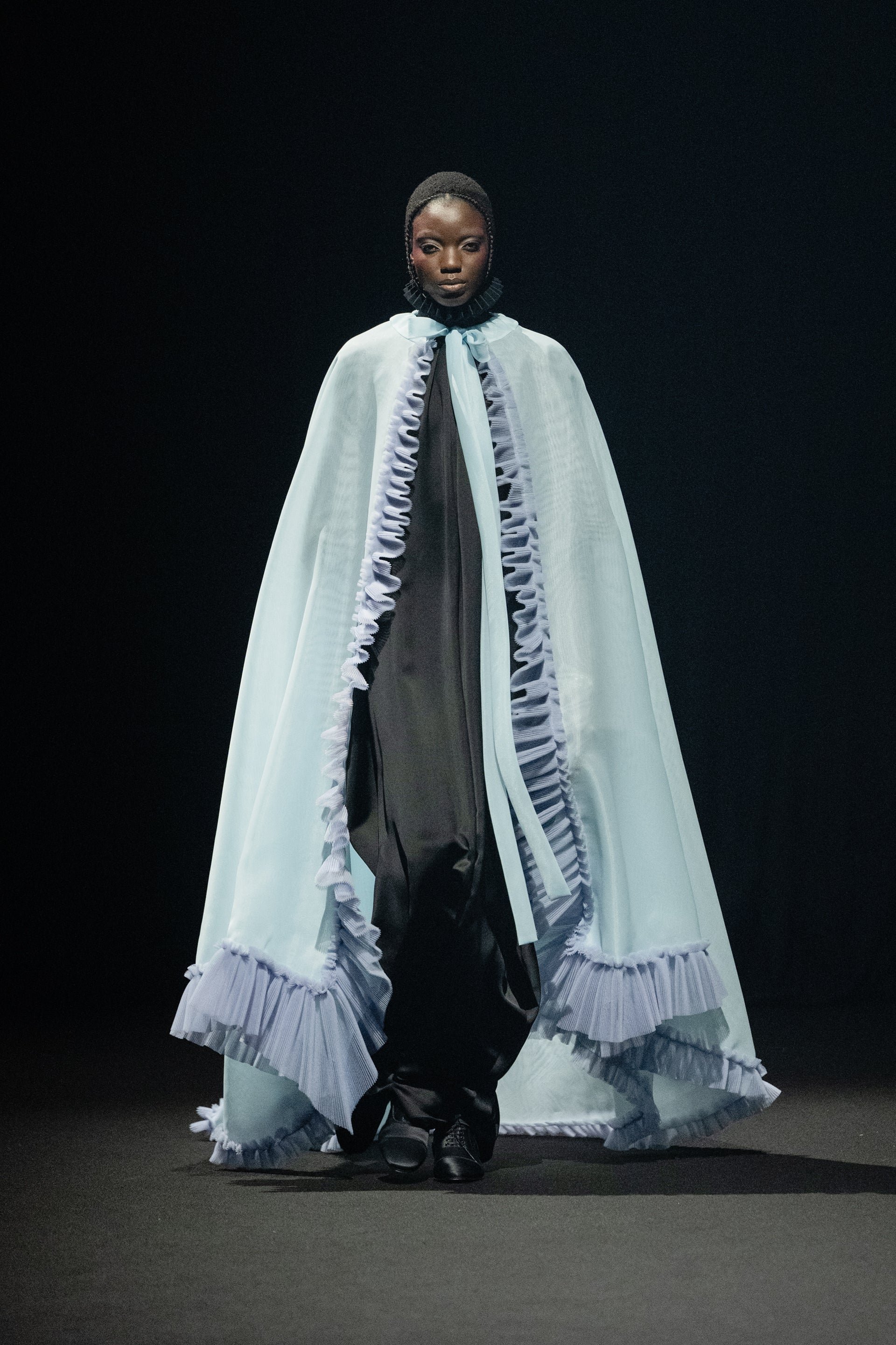 Look11_Viktor_Rolf_HauteCouture_SS26.jpg