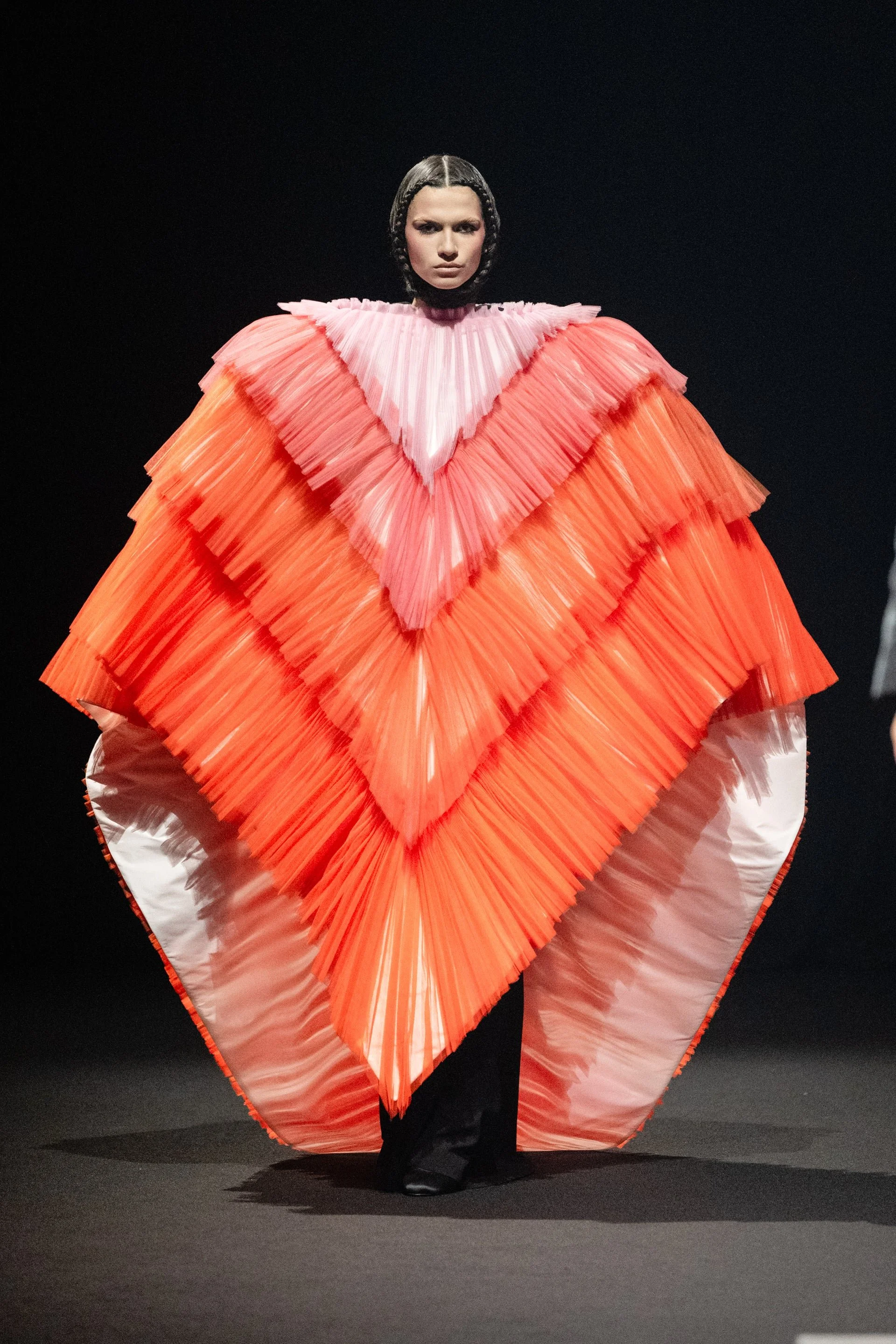 Look15_Viktor_Rolf_HauteCouture_SS26.jpg