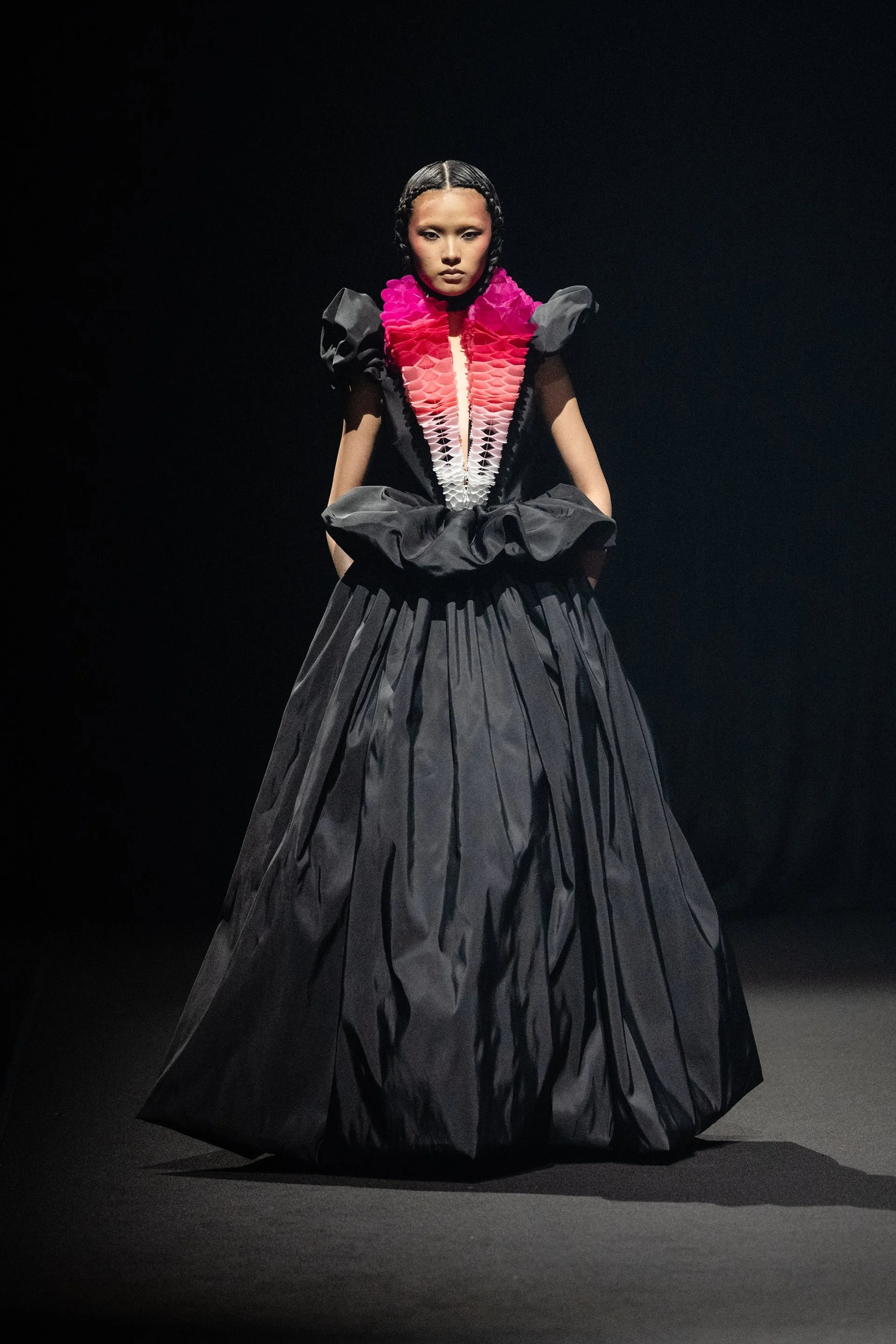 Look23_Viktor_Rolf_HauteCouture_SS26.jpg