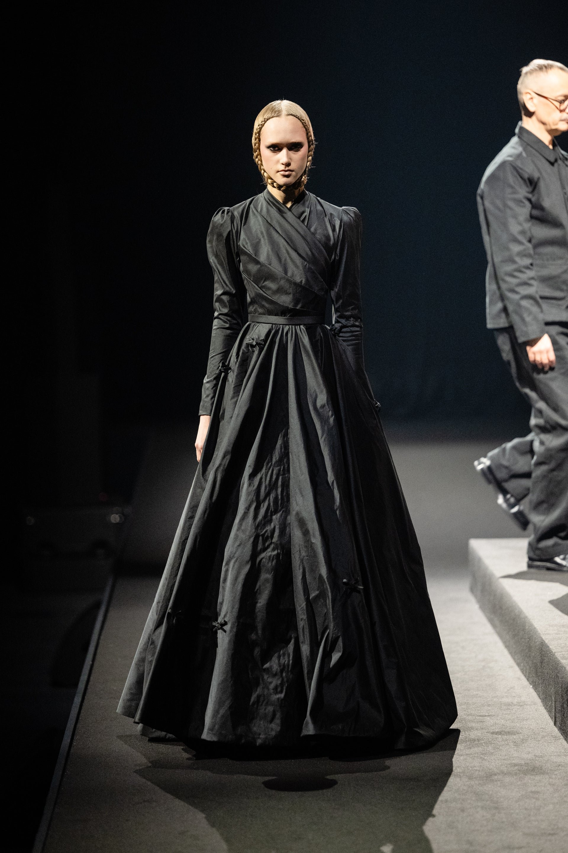 Look28_Viktor_Rolf_HauteCouture_SS26.jpg