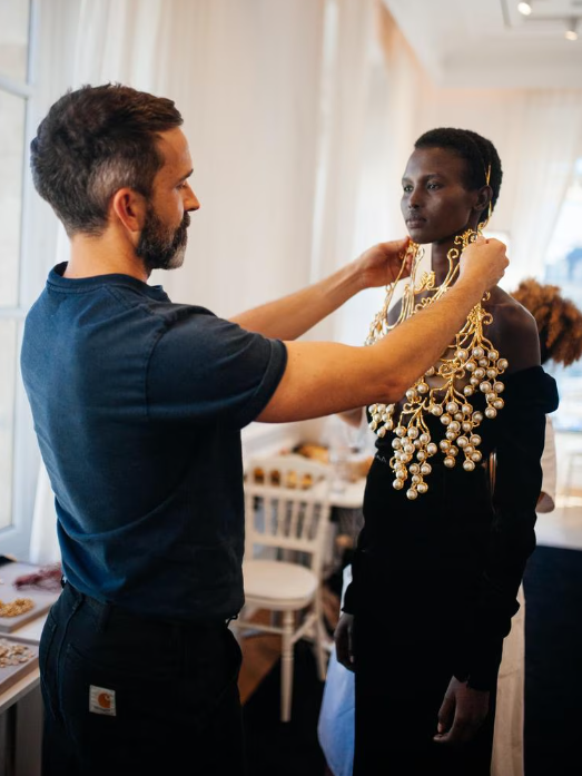 Schiaparelli: Fashion Becomes Art at the V&amp;A