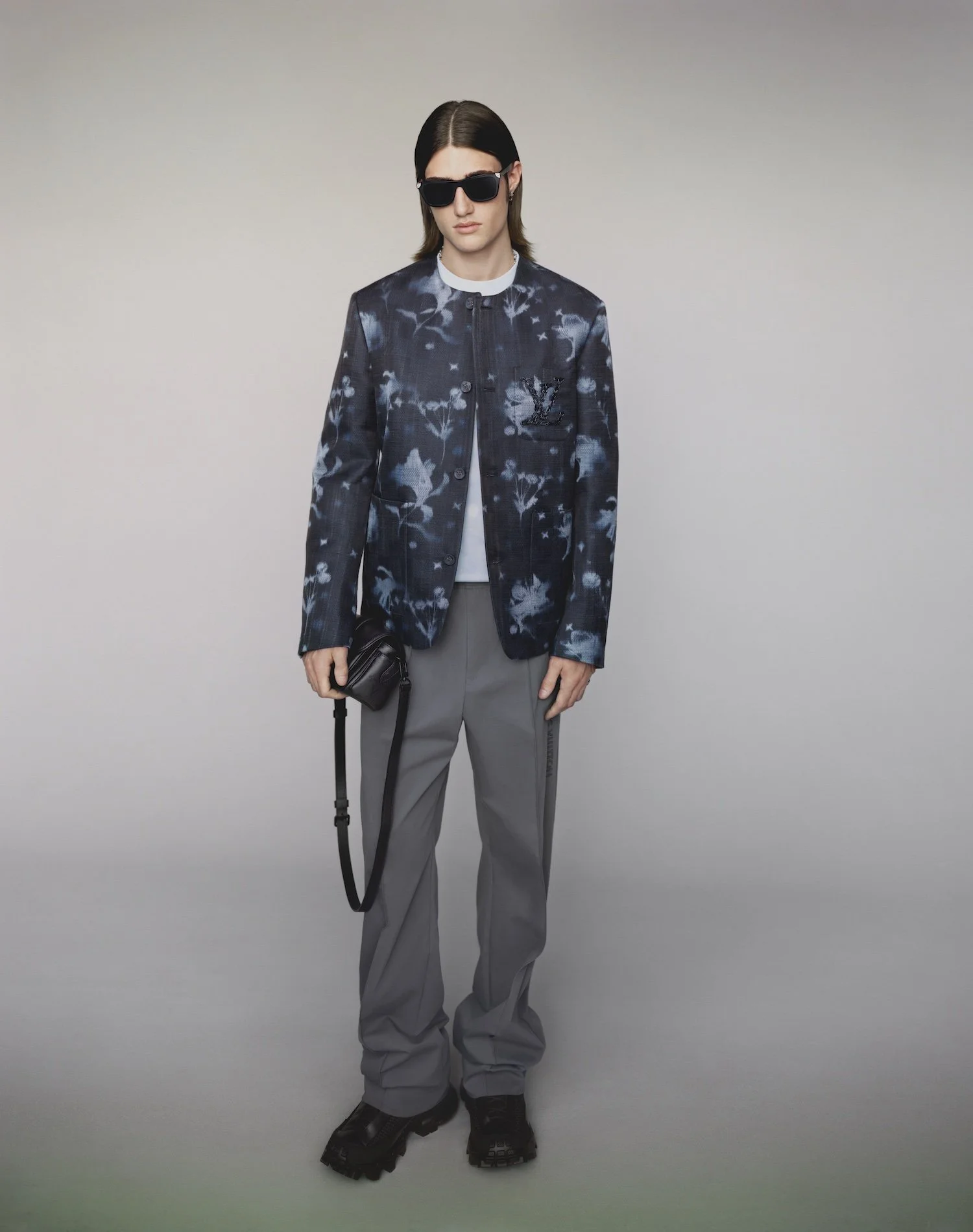 LOUIS-VUITTON-MENrsquoS-SPRING-26-LOOK-23.jpg