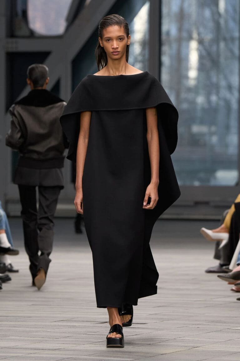 Calvin-Klein-Fall-Winter-2026-2027-Runway-Magazine-52-768x1152.jpg