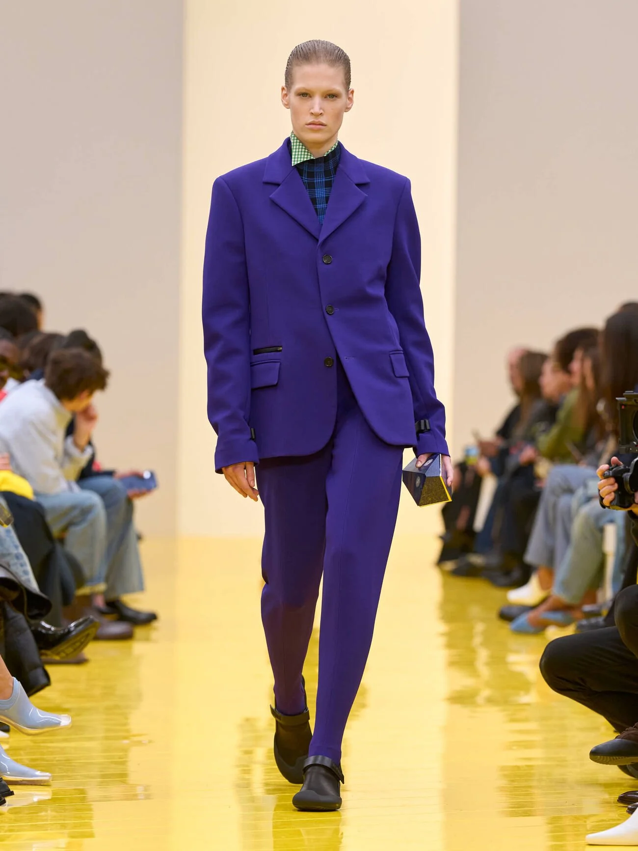 LOEWE_FW26_WW_SHOW_RUNWAY_LOOK_34_FRONT_RGB_CROPPED_3x4_01(1).jpg