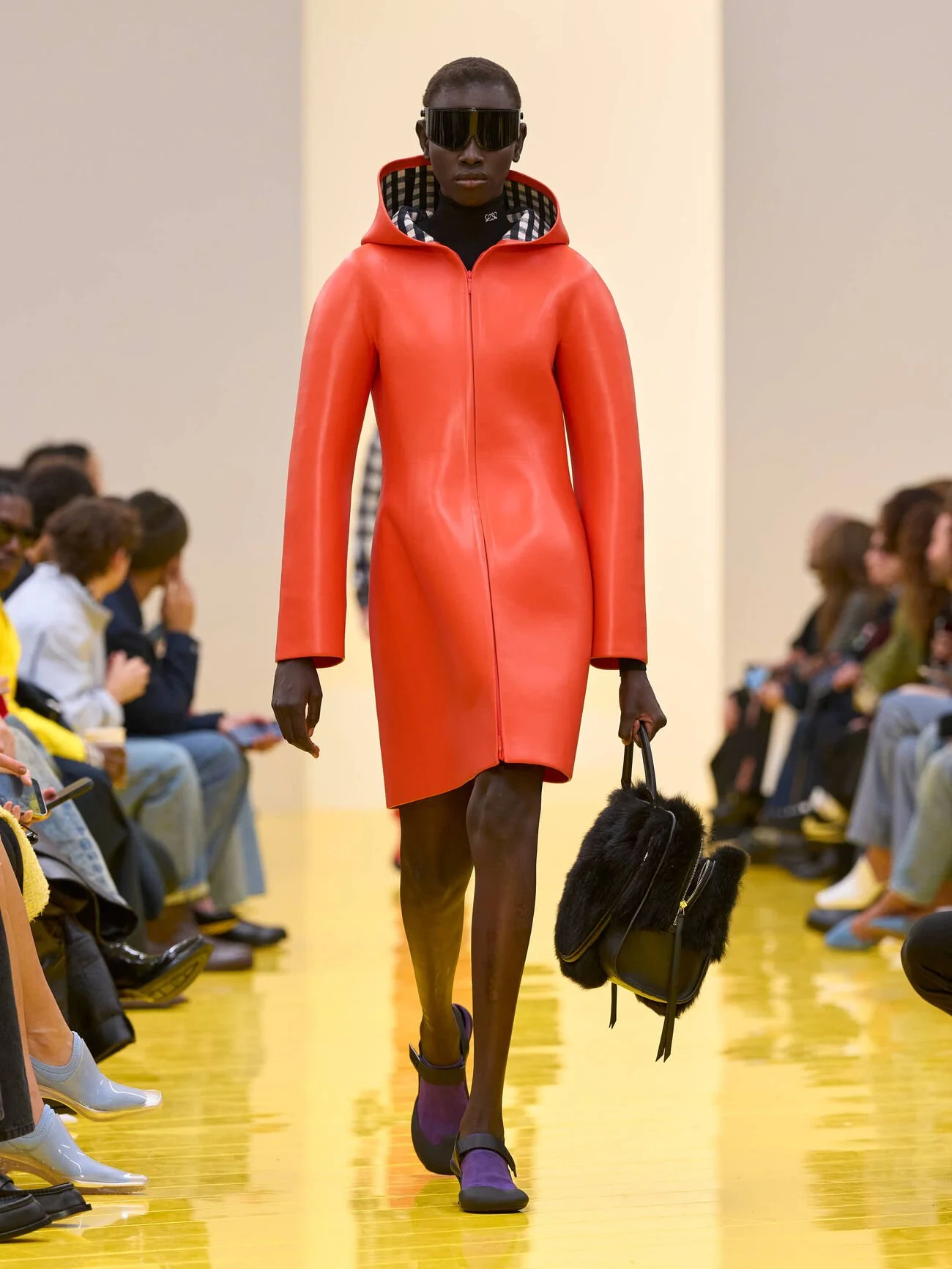 LOEWE_FW26_WW_SHOW_RUNWAY_LOOK_38_FRONT_RGB_CROPPED_3x4_01(1).jpg