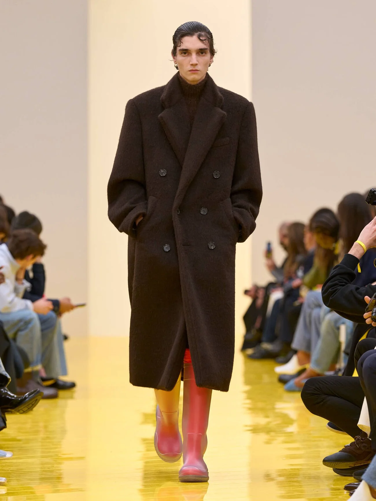 LOEWE_FW26_WW_SHOW_RUNWAY_LOOK_55_FRONT_RGB_CROPPED_3x4_01(1).jpg