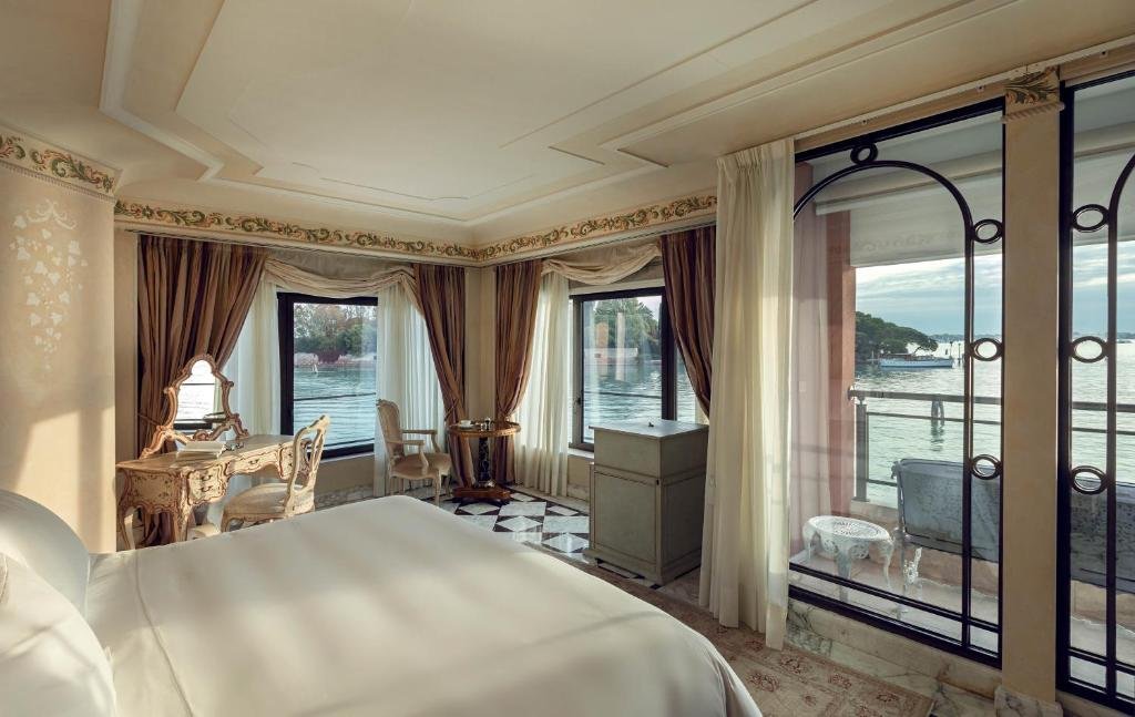 Hotel Cipriani, A Belmond Hotel, Venice signature suite with a plunge pool and a view of the lagoon and the grand canal.jpg