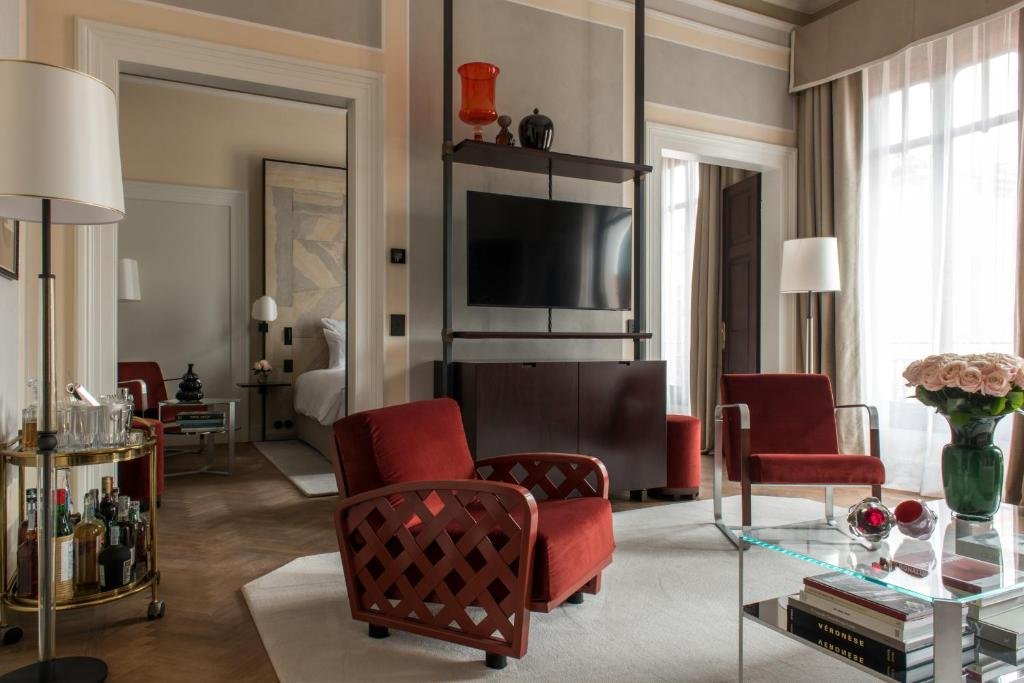 Nolinski Venezia large apartment.jpg