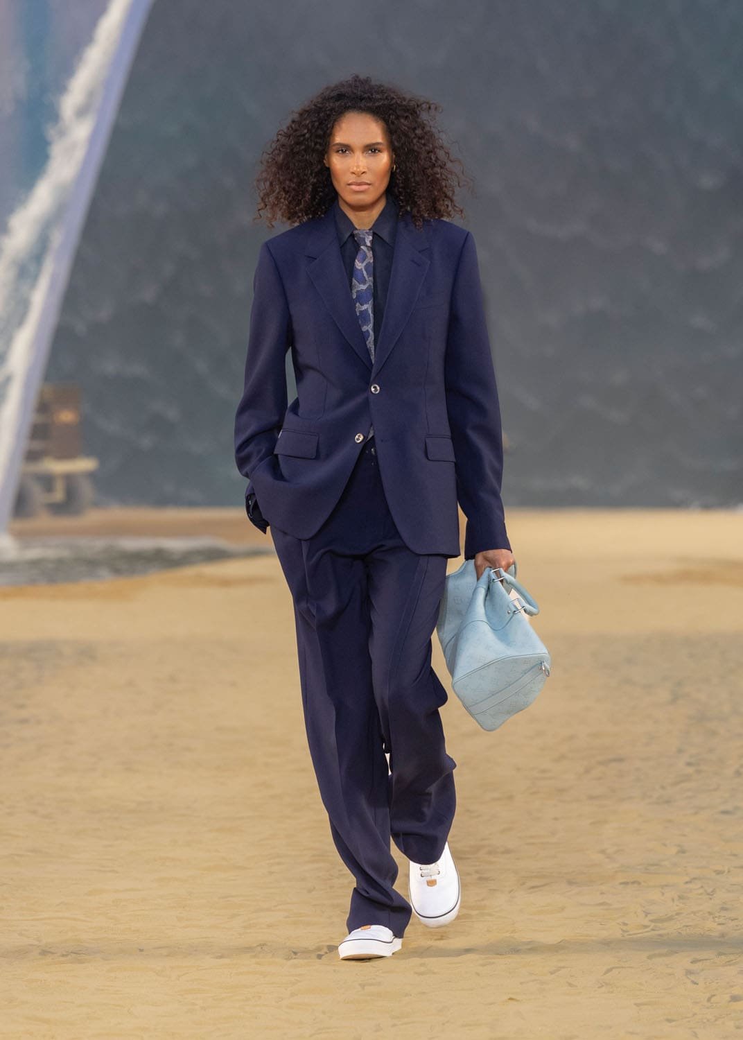 Louis-Vuitton-Men-Spring-Summer-2027-Runway-Magazine-10.jpg