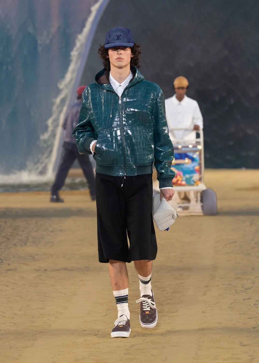 Louis-Vuitton-Men-Spring-Summer-2027-Runway-Magazine-21.jpg