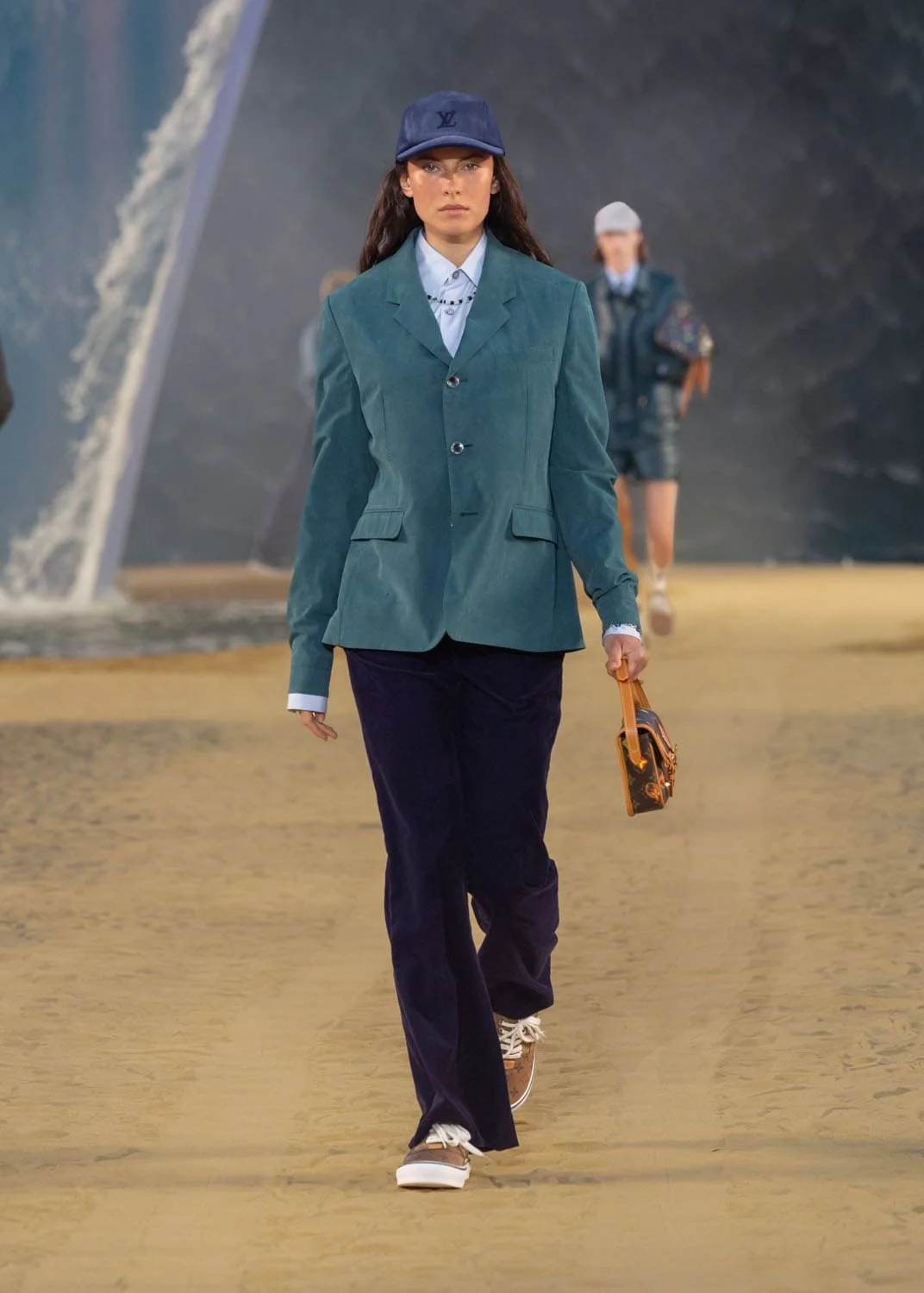 Louis-Vuitton-Men-Spring-Summer-2027-Runway-Magazine-24.jpg