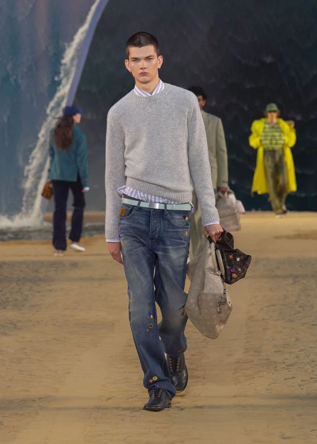 Louis-Vuitton-Men-Spring-Summer-2027-Runway-Magazine-30.jpg