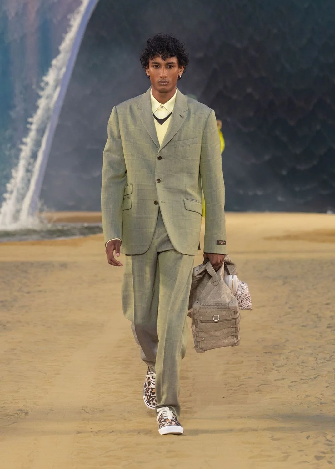 Louis-Vuitton-Men-Spring-Summer-2027-Runway-Magazine-31.jpg