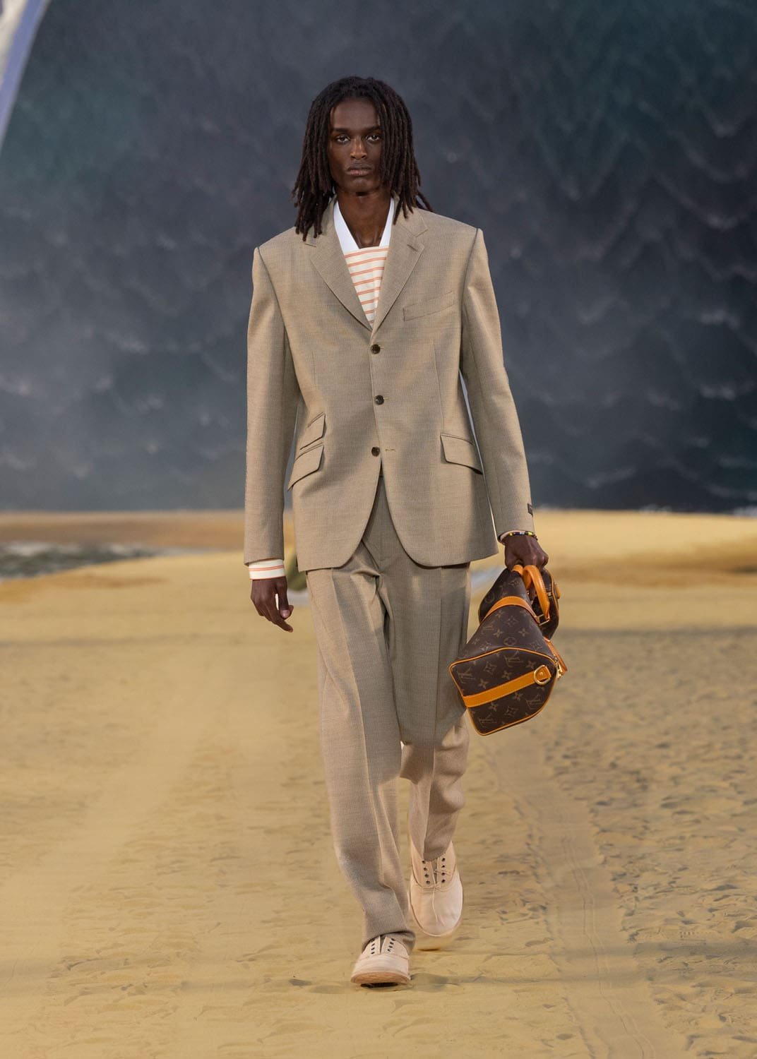 Louis-Vuitton-Men-Spring-Summer-2027-Runway-Magazine-43.jpg