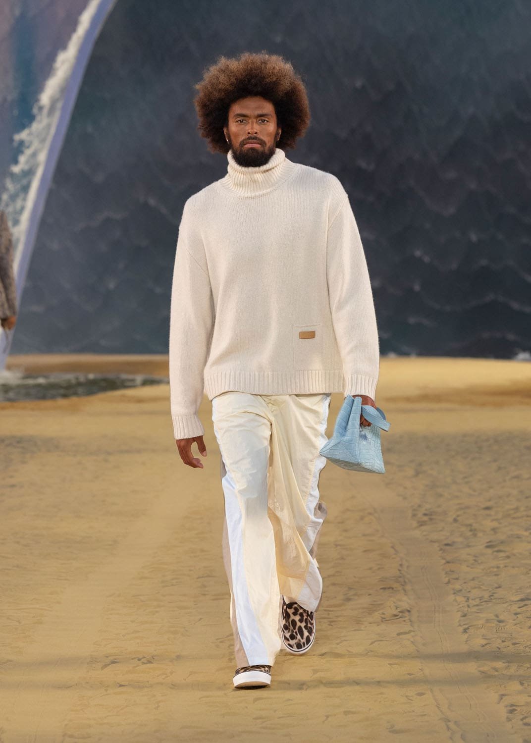 Louis-Vuitton-Men-Spring-Summer-2027-Runway-Magazine-47.jpg