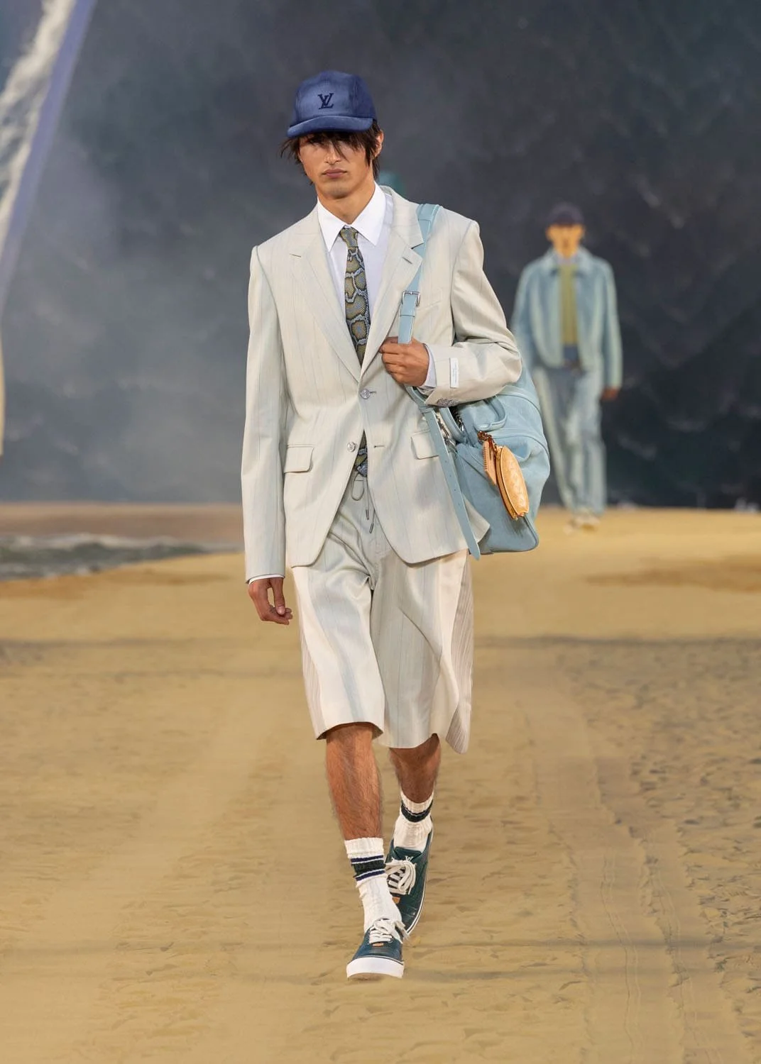 Louis-Vuitton-Men-Spring-Summer-2027-Runway-Magazine-52.jpg