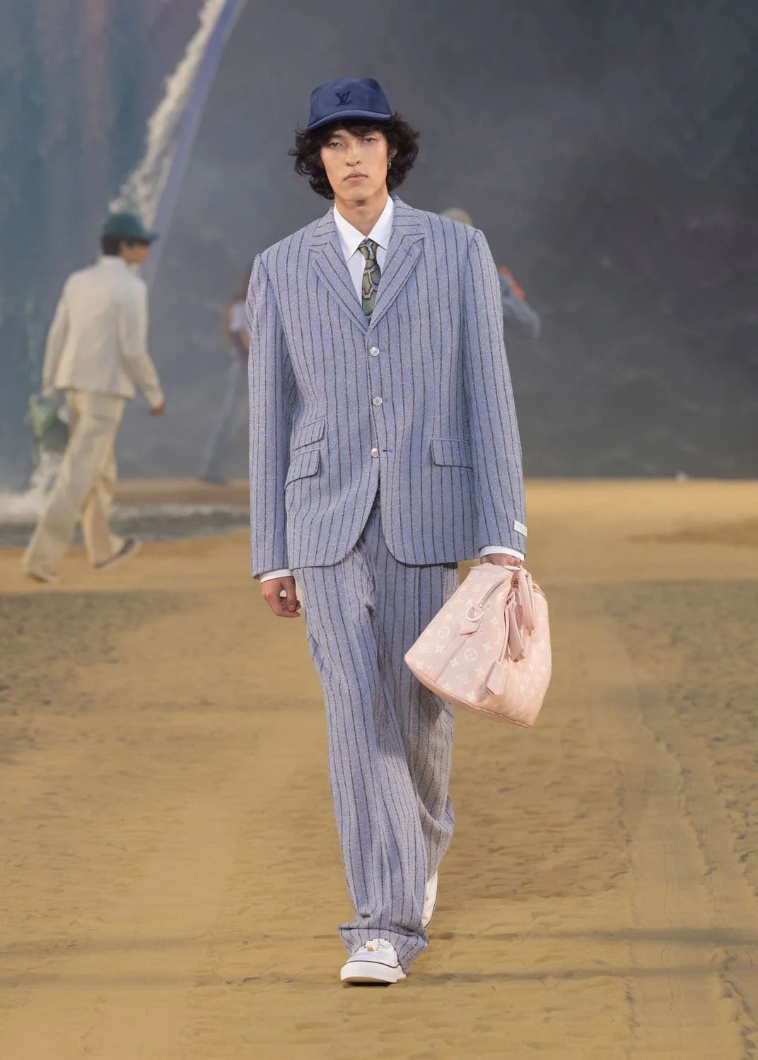 Louis-Vuitton-Men-Spring-Summer-2027-Runway-Magazine-59.jpg