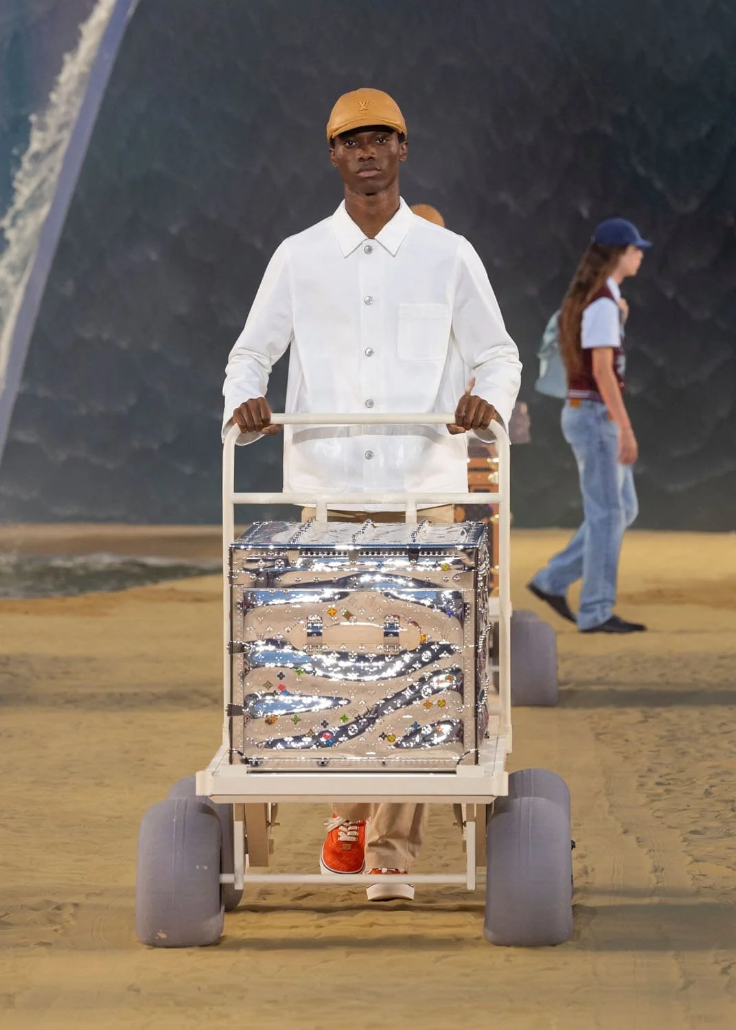 Louis-Vuitton-Men-Spring-Summer-2027-Runway-Magazine-67.jpg