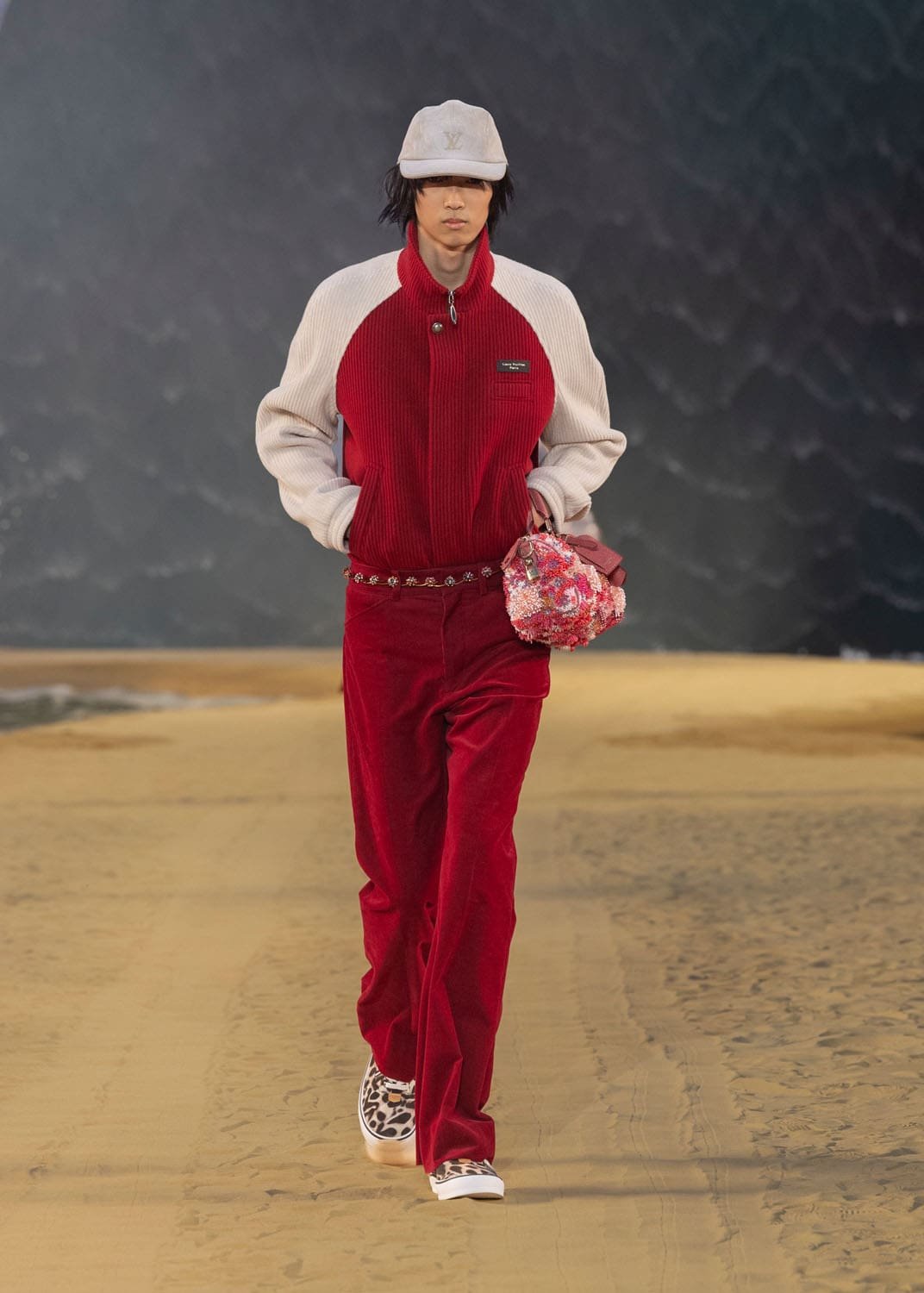Louis-Vuitton-Men-Spring-Summer-2027-Runway-Magazine-71.jpg