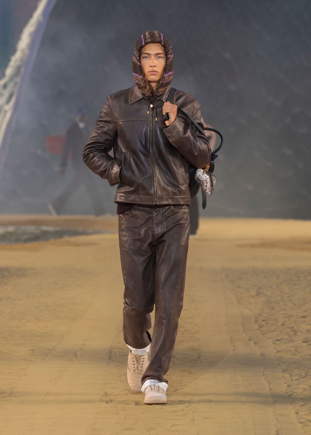 Louis-Vuitton-Men-Spring-Summer-2027-Runway-Magazine-76.jpg