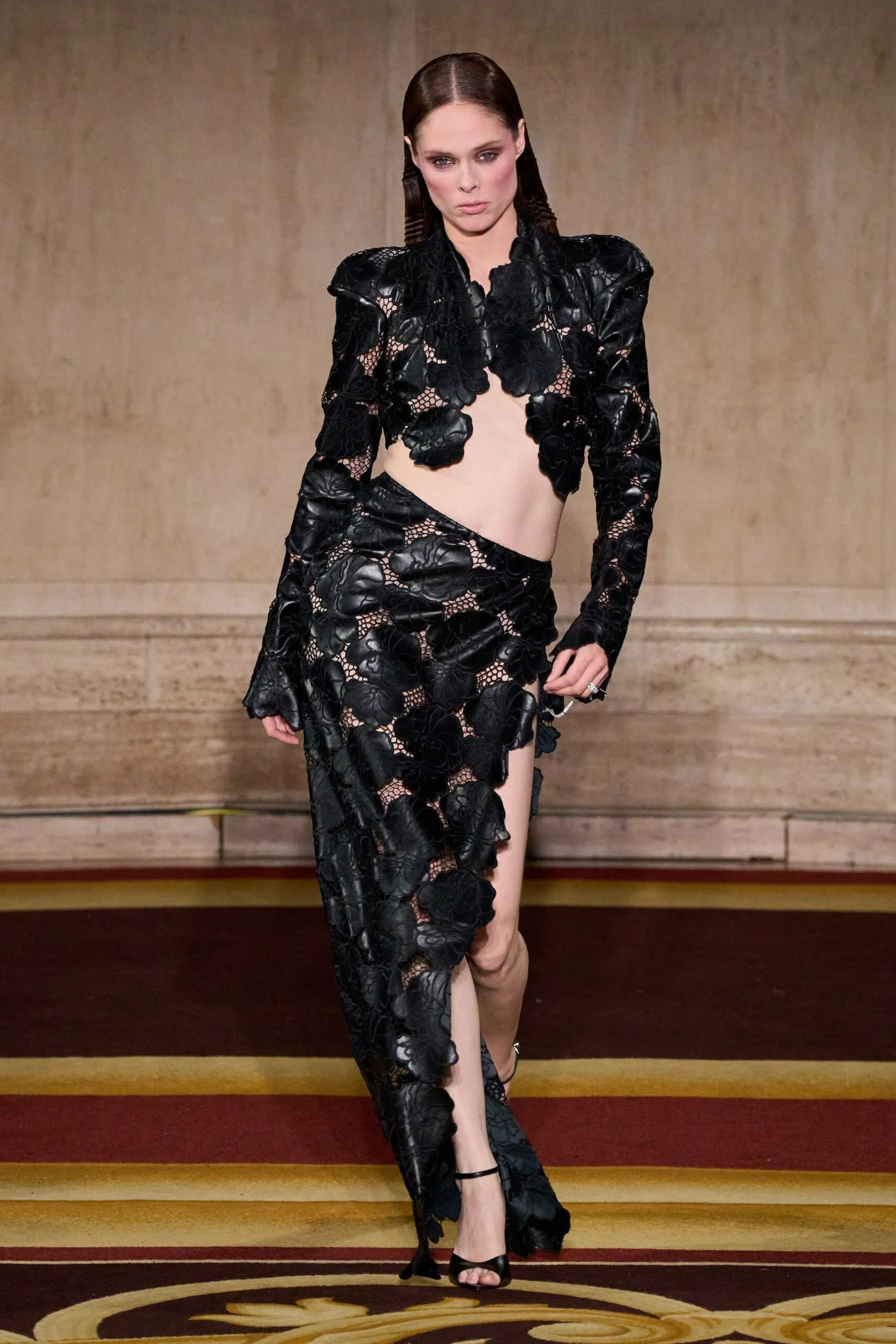 christian-siriano-spring-2027-ready-to-wear-look-02-scaled.jpg