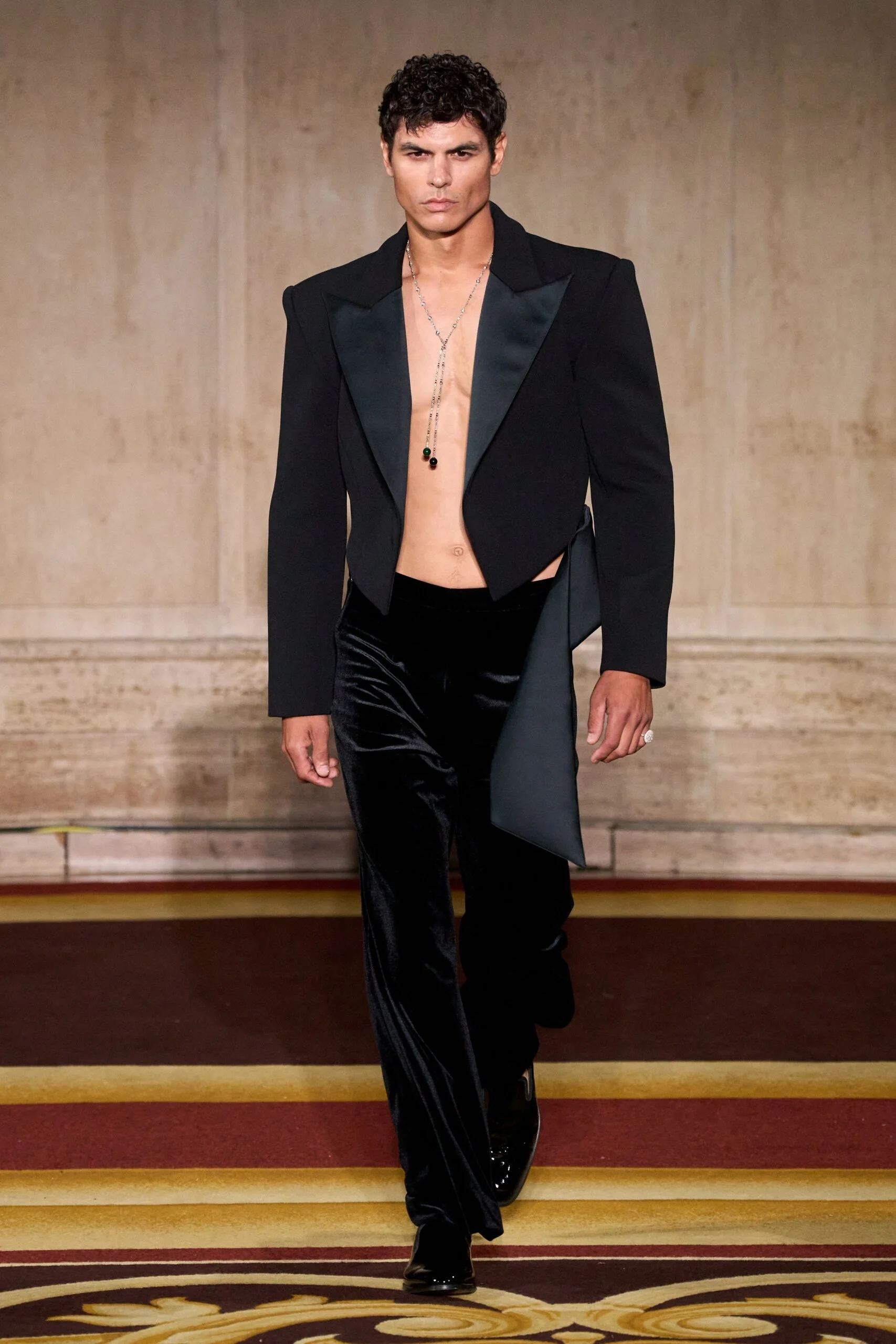christian-siriano-spring-2027-ready-to-wear-look-06-scaled.jpg