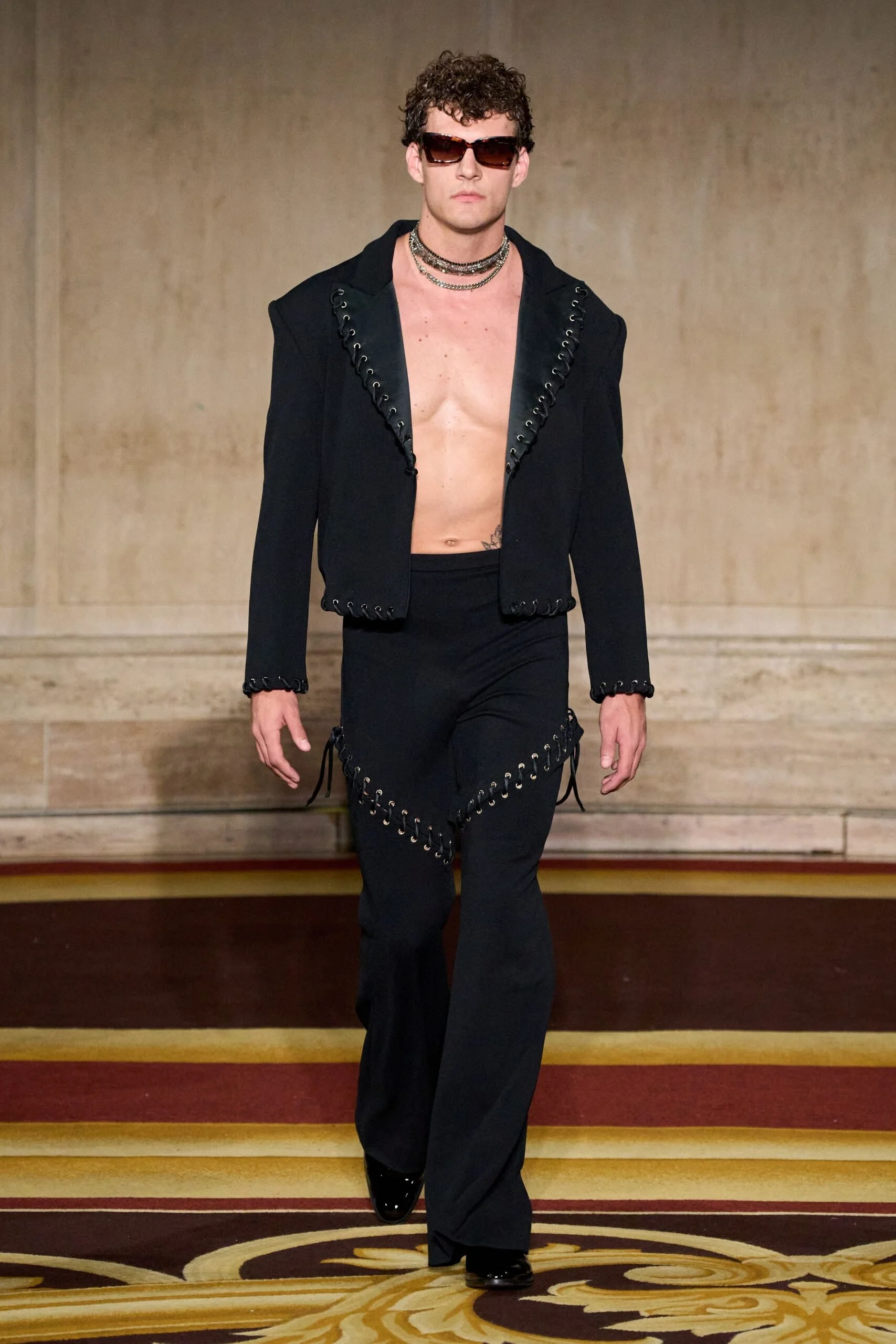 christian-siriano-spring-2027-ready-to-wear-look-11-scaled.jpg