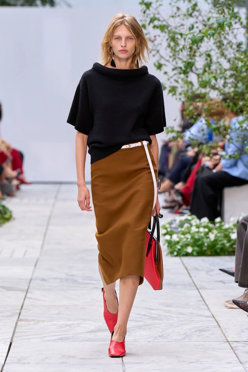 00024-michael-kors-collection-spring-2027-ready-to-wear-credit-gorunway-Large-1.jpeg