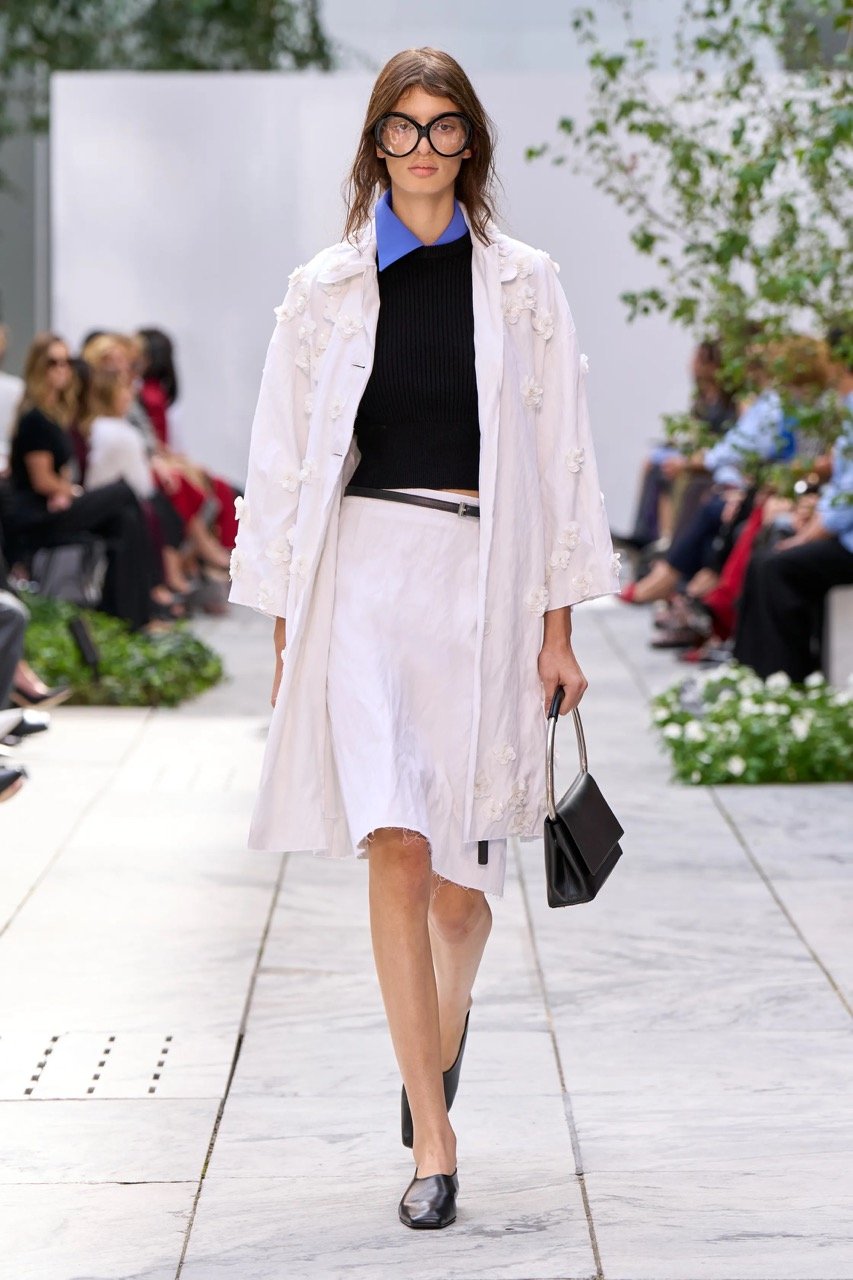 00050-michael-kors-collection-spring-2027-ready-to-wear-credit-gorunway-Large.jpeg