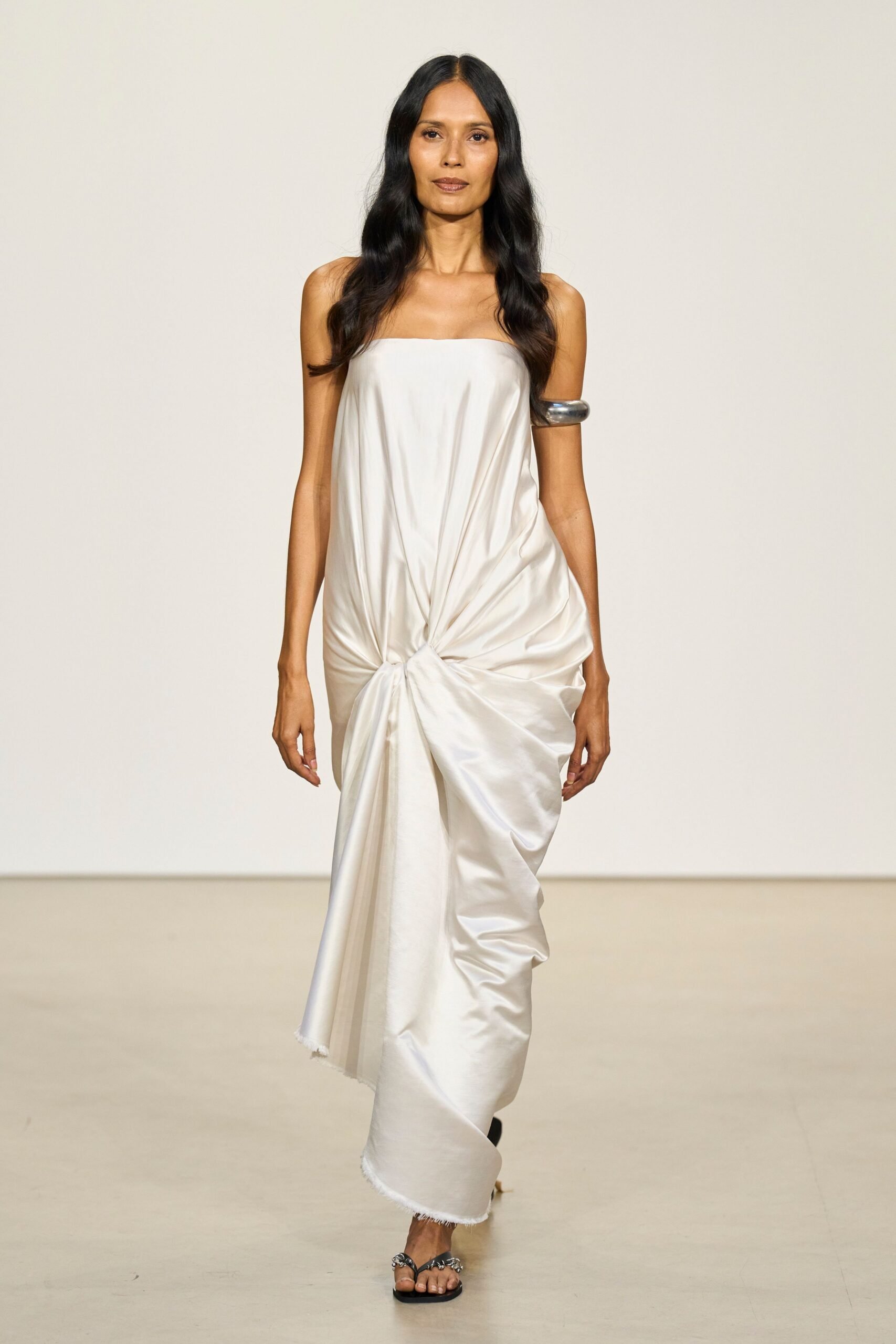prabal-gurung-spring-2027-ready-to-wear-look-01-scaled.jpg