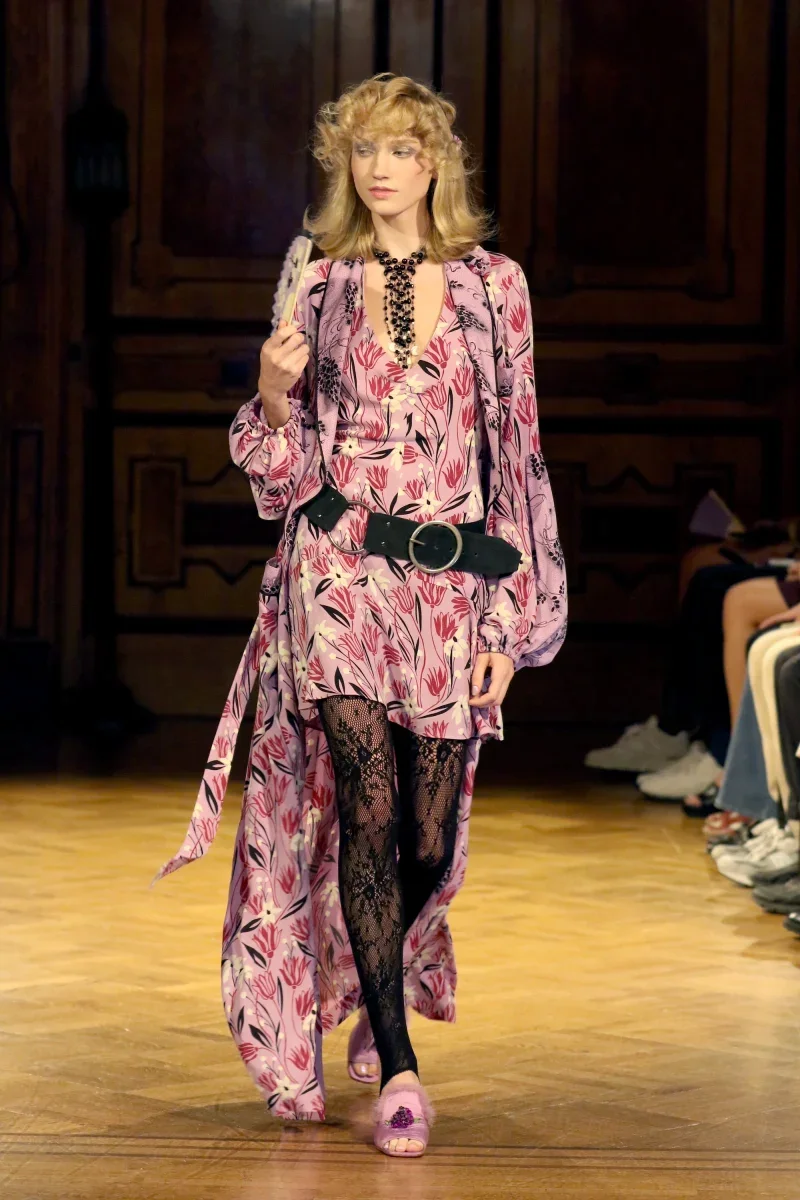 Anna_Sui_SS27_Look_02_3000x3000.webp