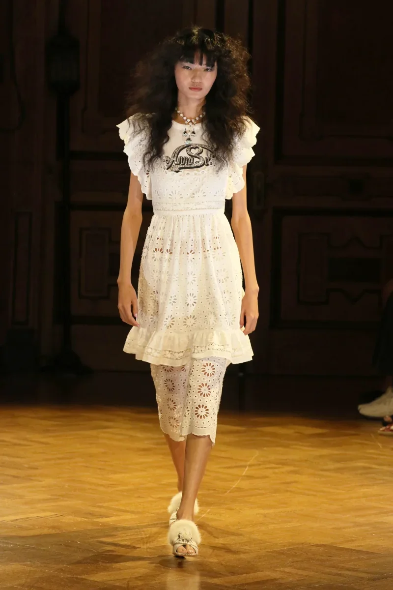 Anna_Sui_SS27_Look_06_3000x3000.webp