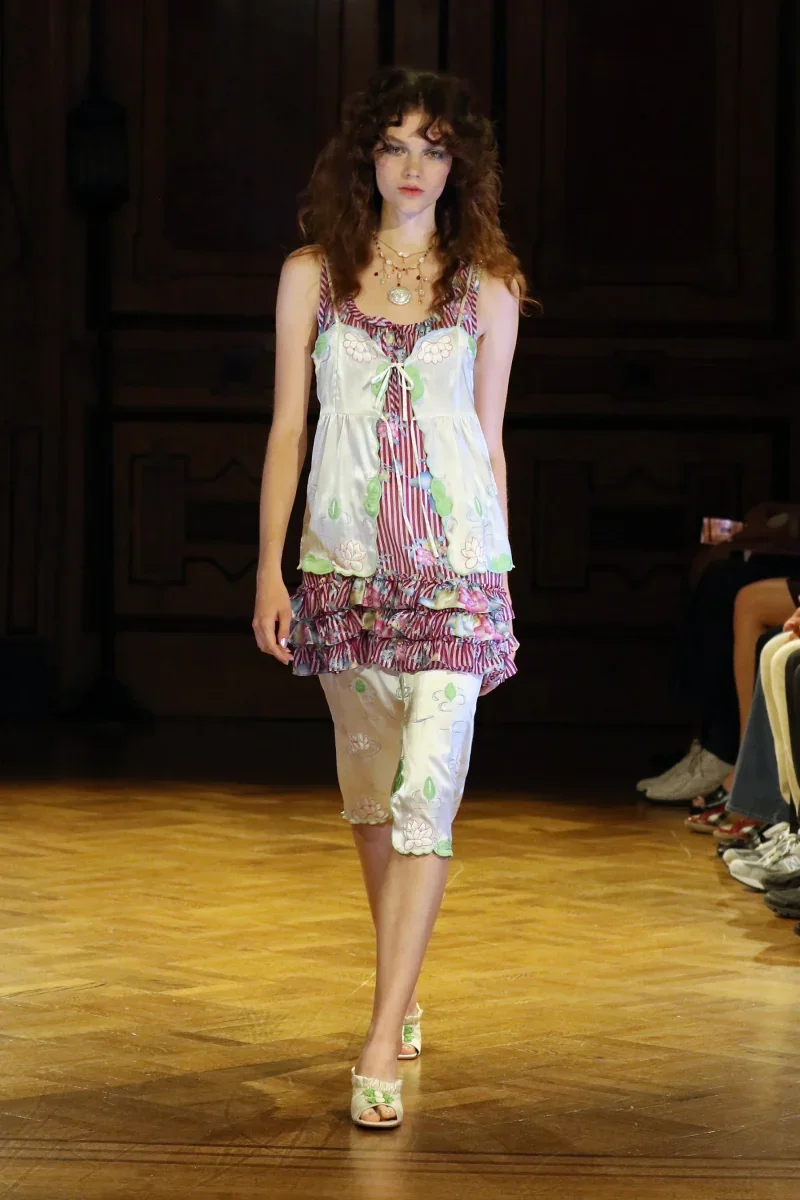 Anna_Sui_SS27_Look_10_3000x3000.webp