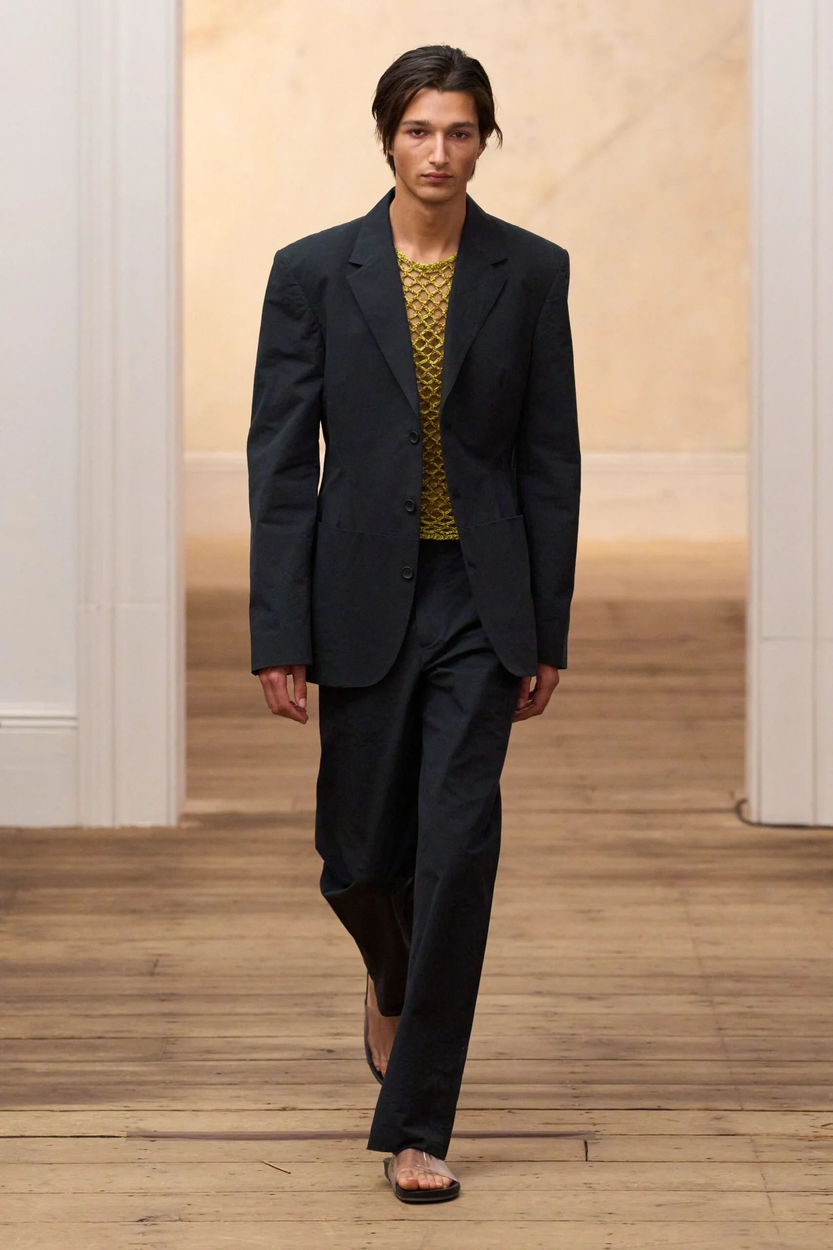 eckhaus-latta-spring-2027-ready-to-wear-look-16-scaled.jpg