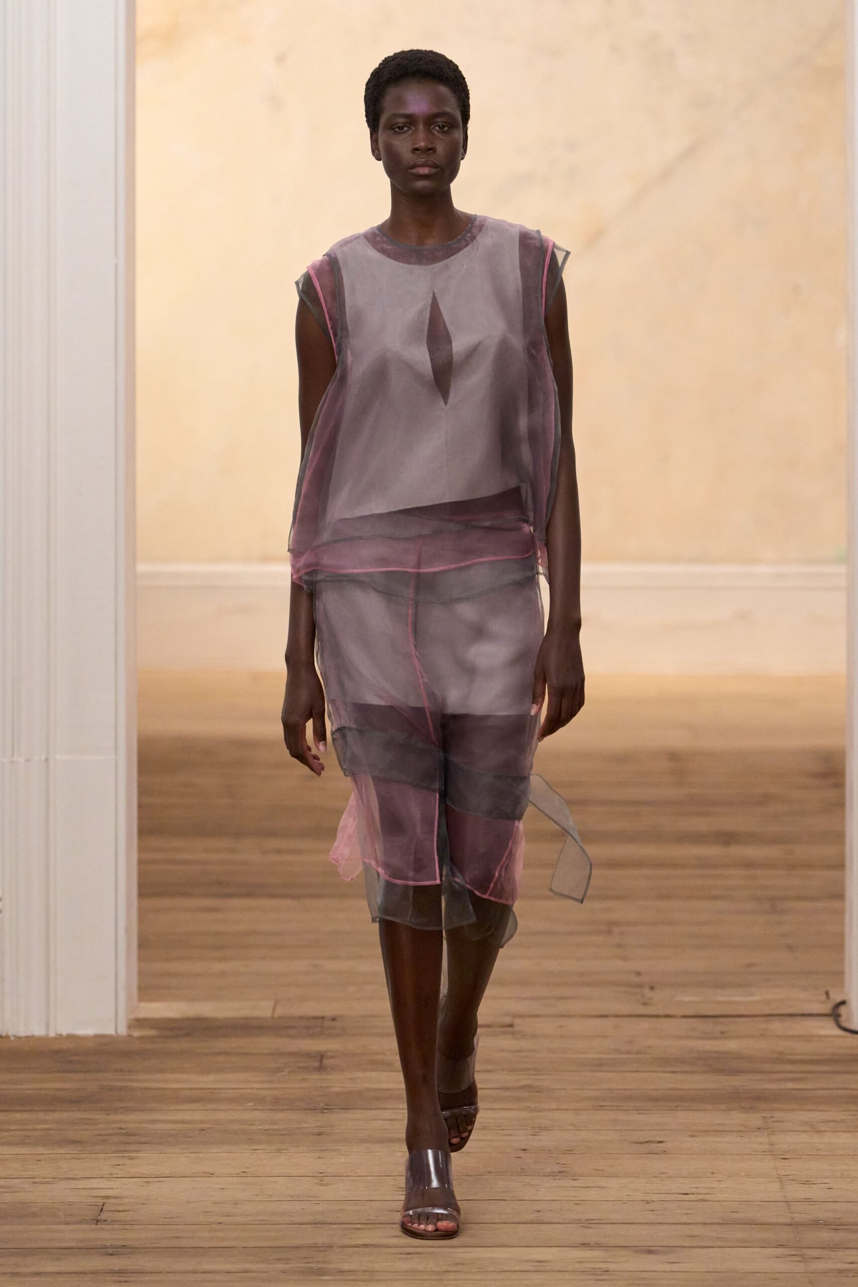 eckhaus-latta-spring-2027-ready-to-wear-look-27-scaled.jpg