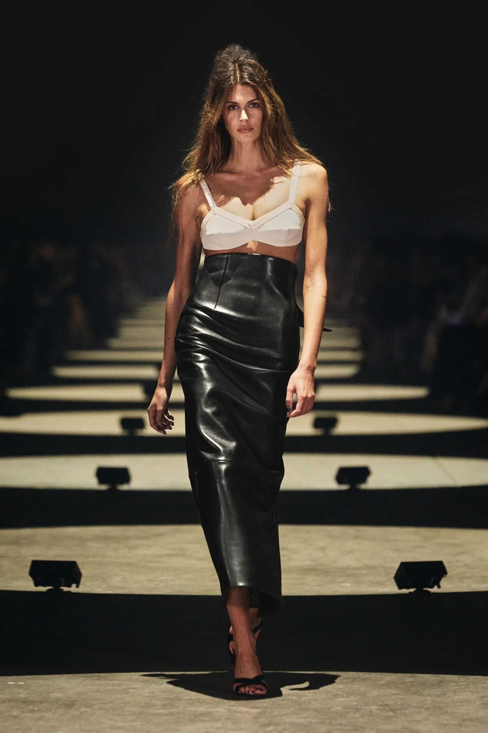 khaite-spring-2027-ready-to-wear-look-01-scaled.jpg